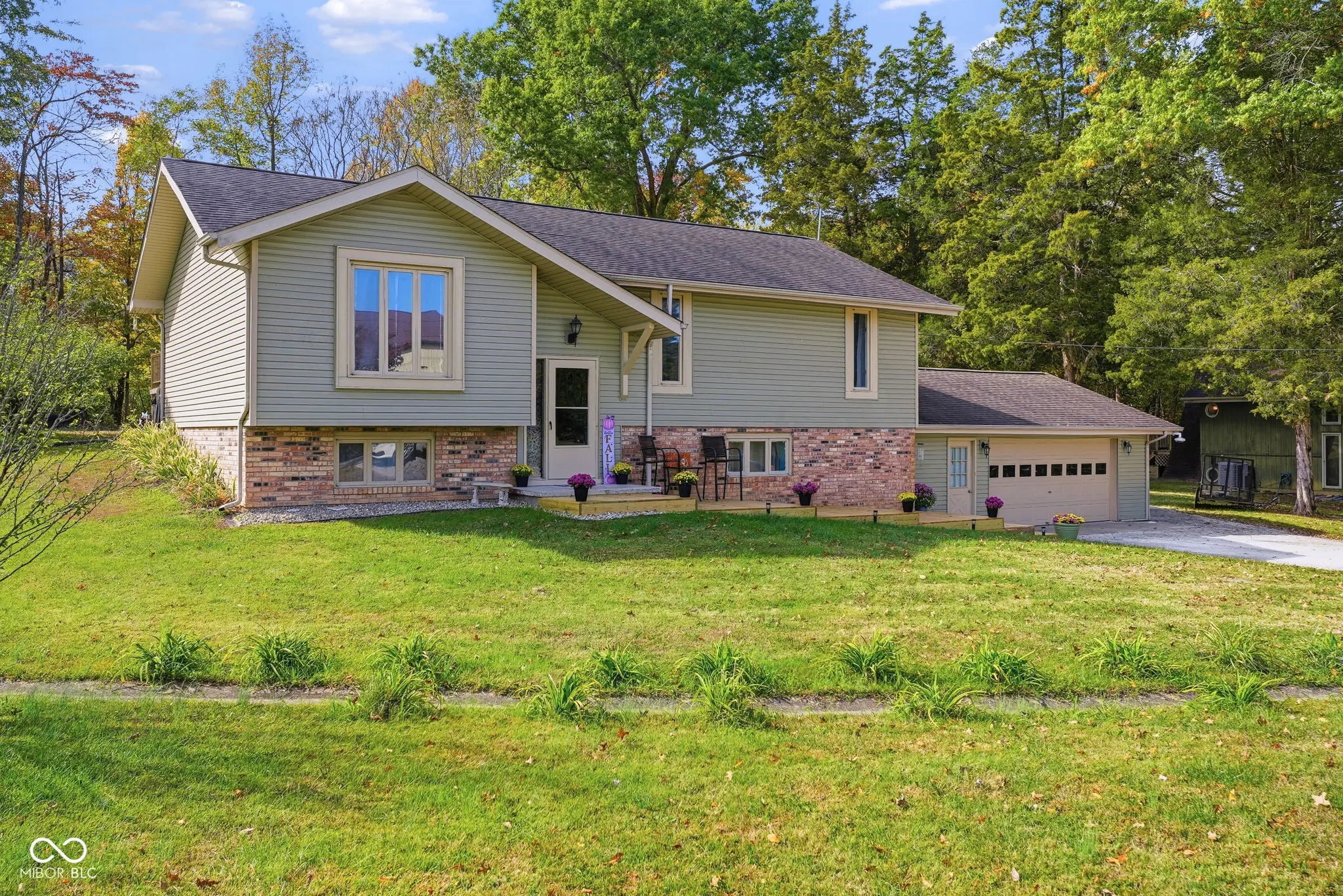 1785 W Brownstown Road MLS 22070555 Whiteheads Sub photo 1