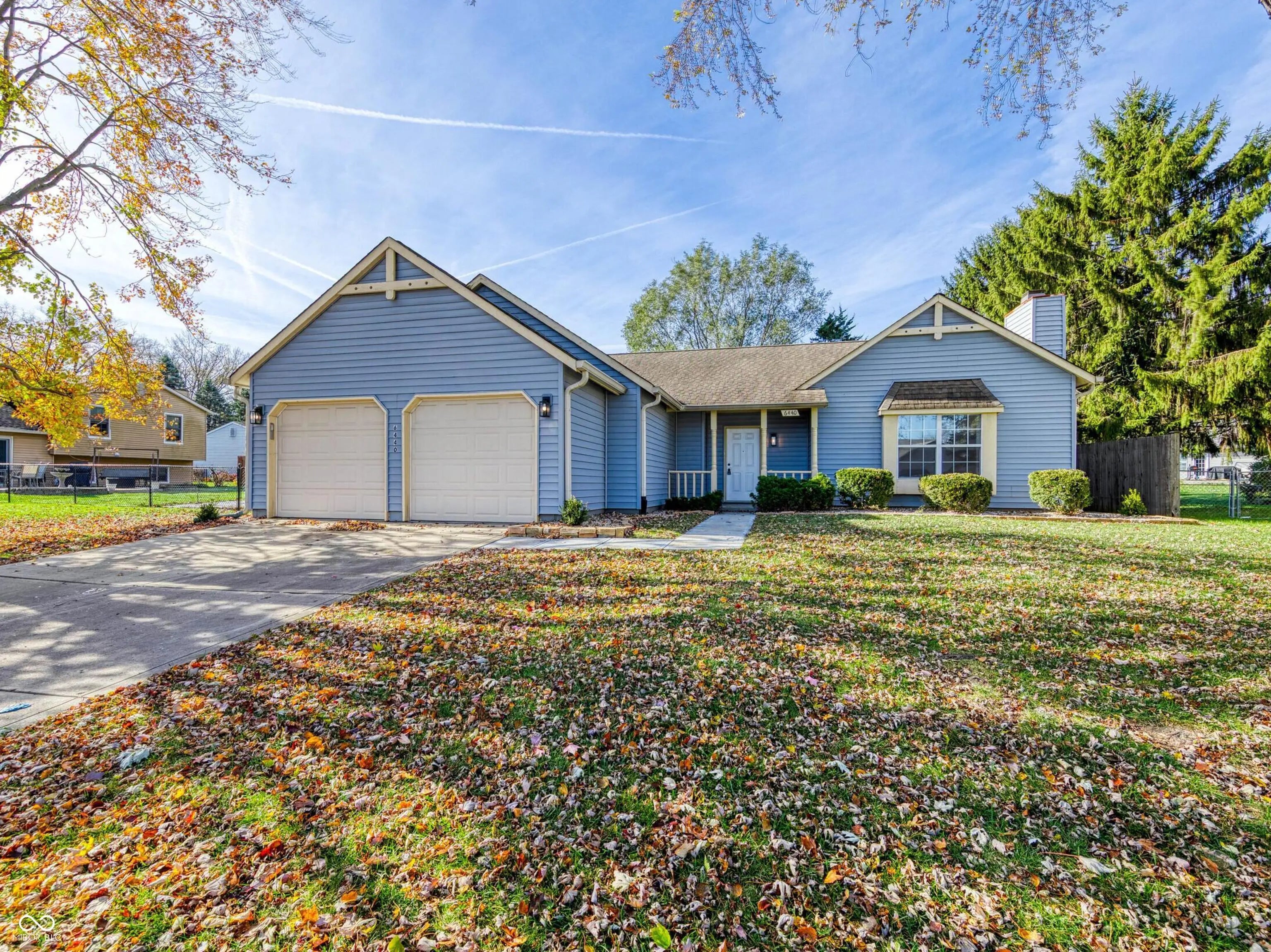 6440 Crimson Circle West Drive, Indianapolis