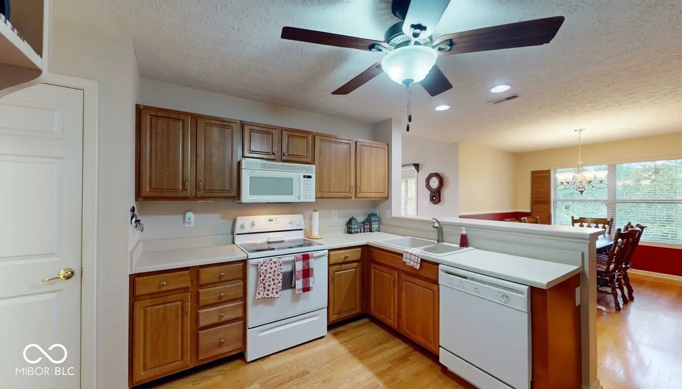 7316 Brant Pointe Circle MLS 22070783 The Villages Of Cobblestone photo 11