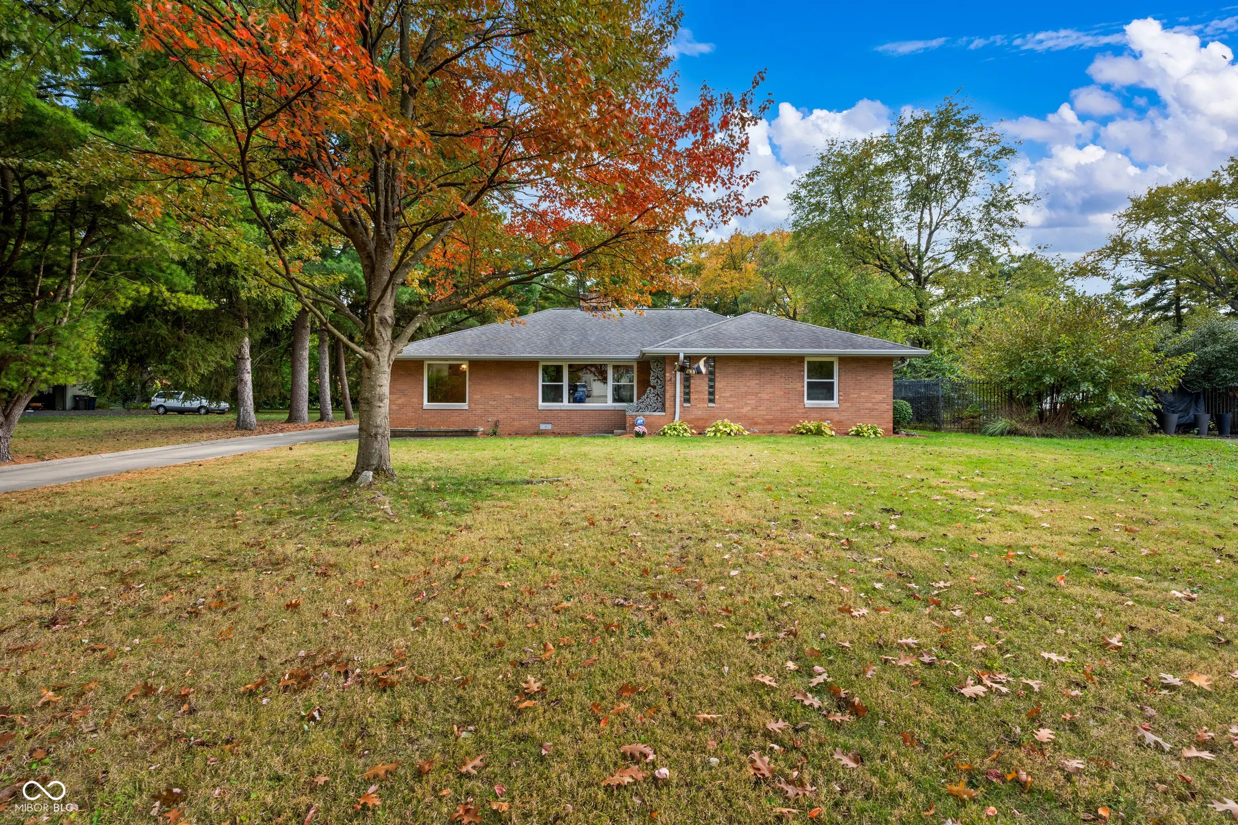 6625 E 9th Street, Indianapolis