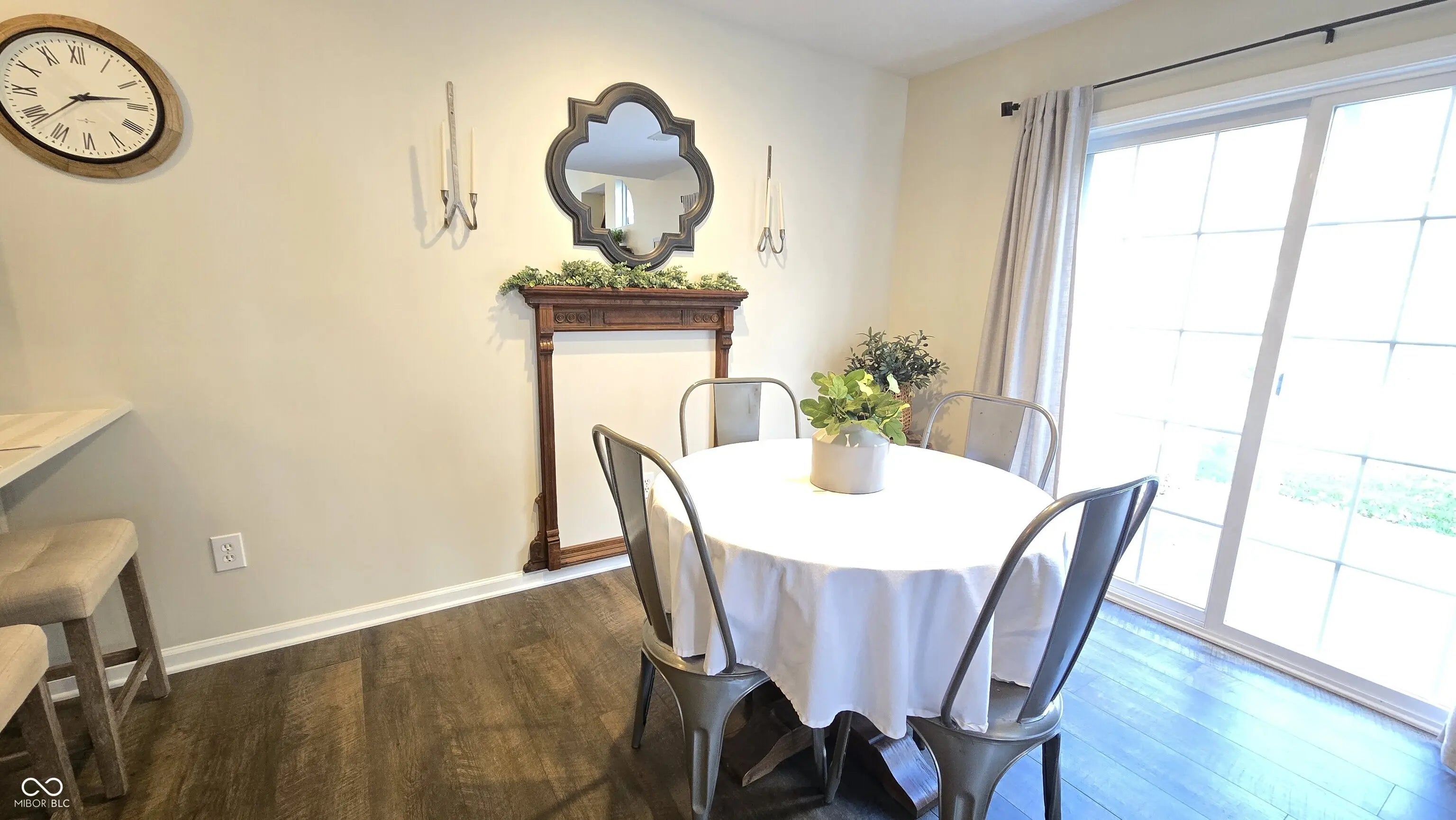 8292 Enclave Boulevard MLS 22071205 The Enclave Of Fishers Pointe photo 4