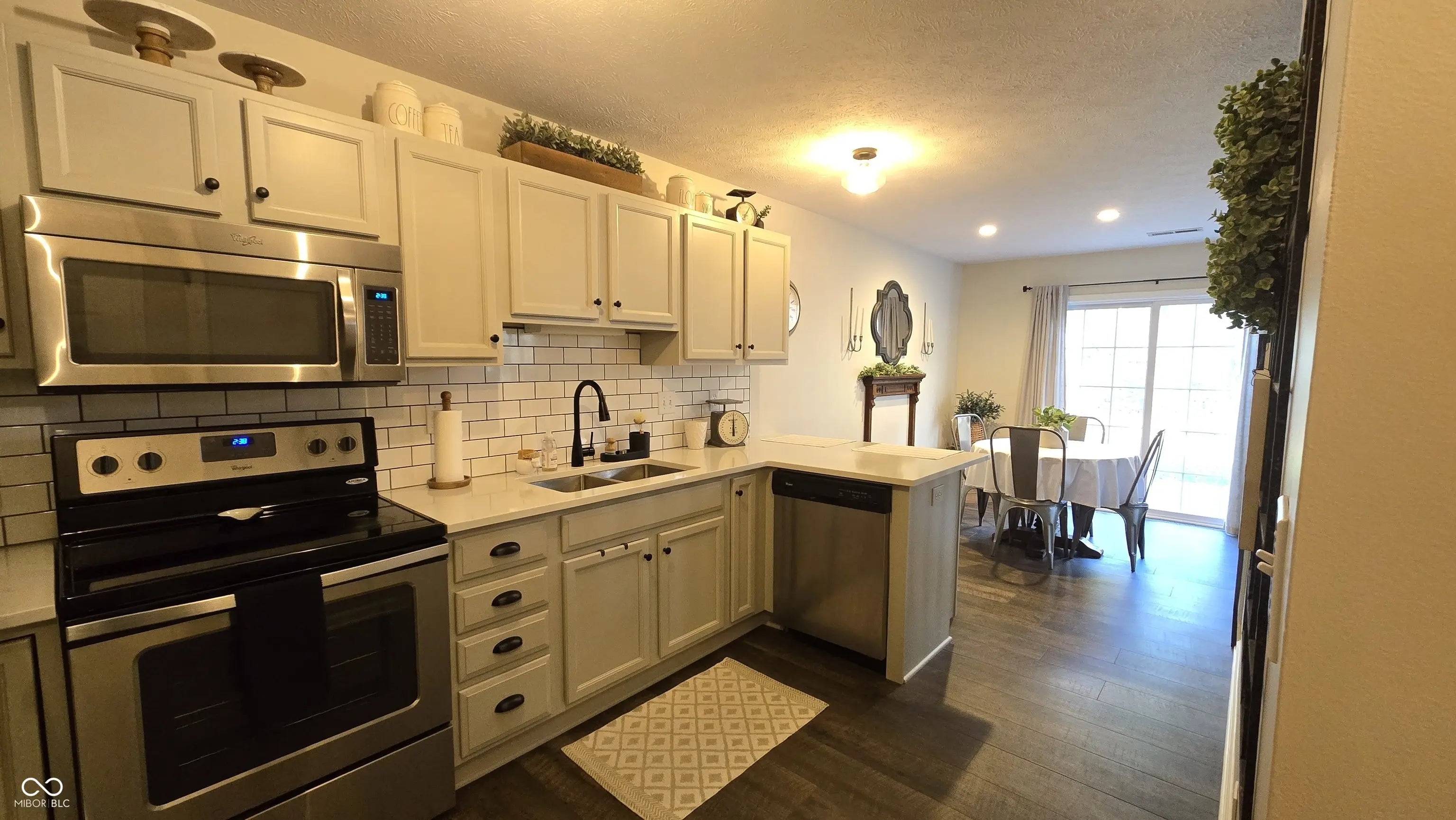 8292 Enclave Boulevard MLS 22071205 The Enclave Of Fishers Pointe photo 7