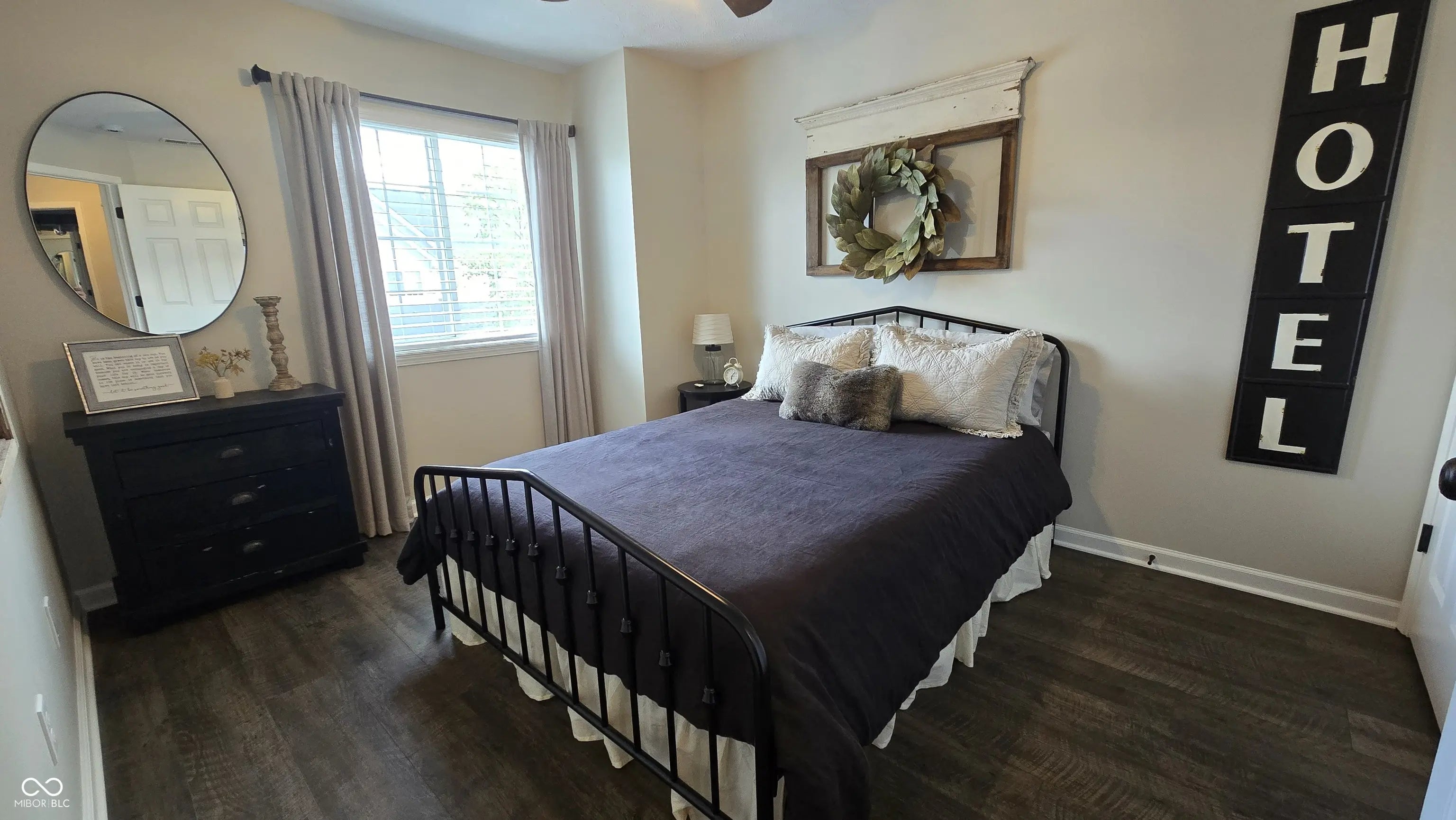 8292 Enclave Boulevard MLS 22071205 The Enclave Of Fishers Pointe photo 9