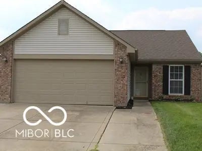 Photo of 688 Hollowood Lane Avon, IN 46123