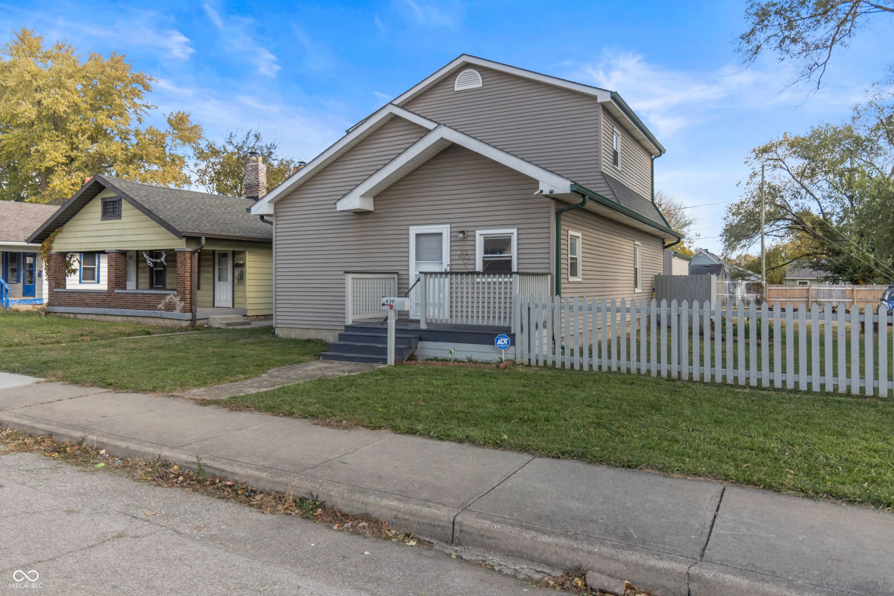 Photo of 439 S Oakland Avenue Indianapolis, IN 46201