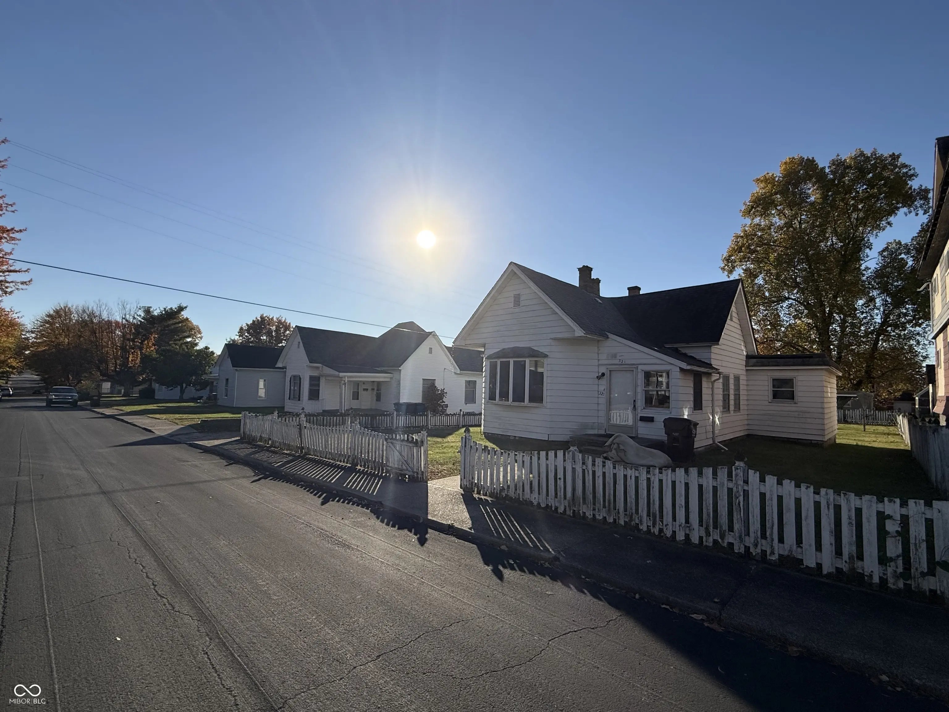 321 E Coal Street, Brazil