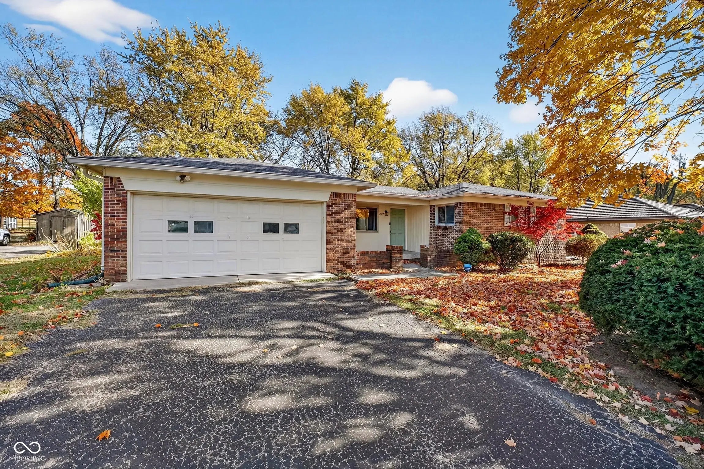 8073 Wallingwood Drive, Indianapolis