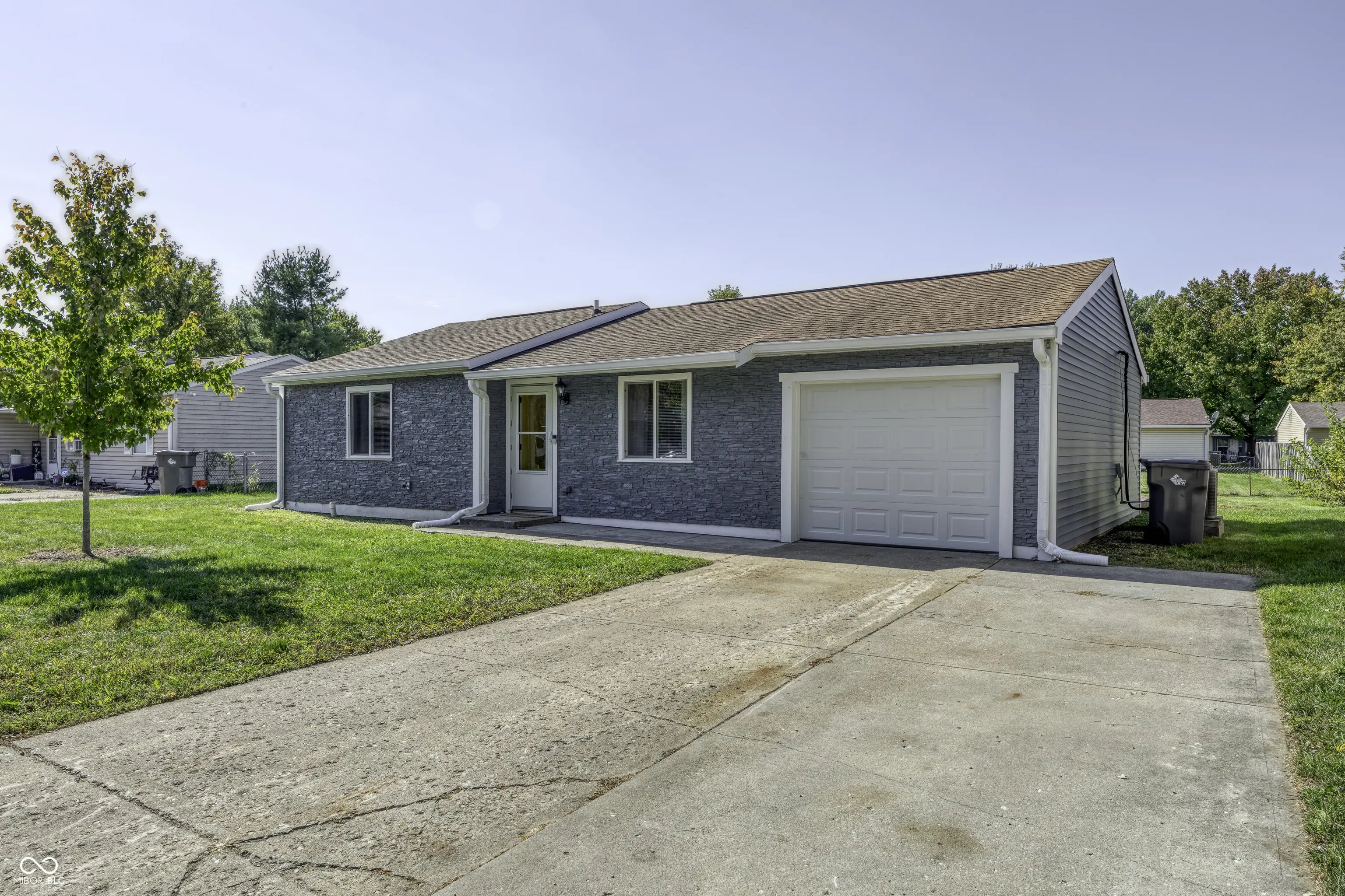 Photo of 8126 Xenia Drive Indianapolis, IN 46227