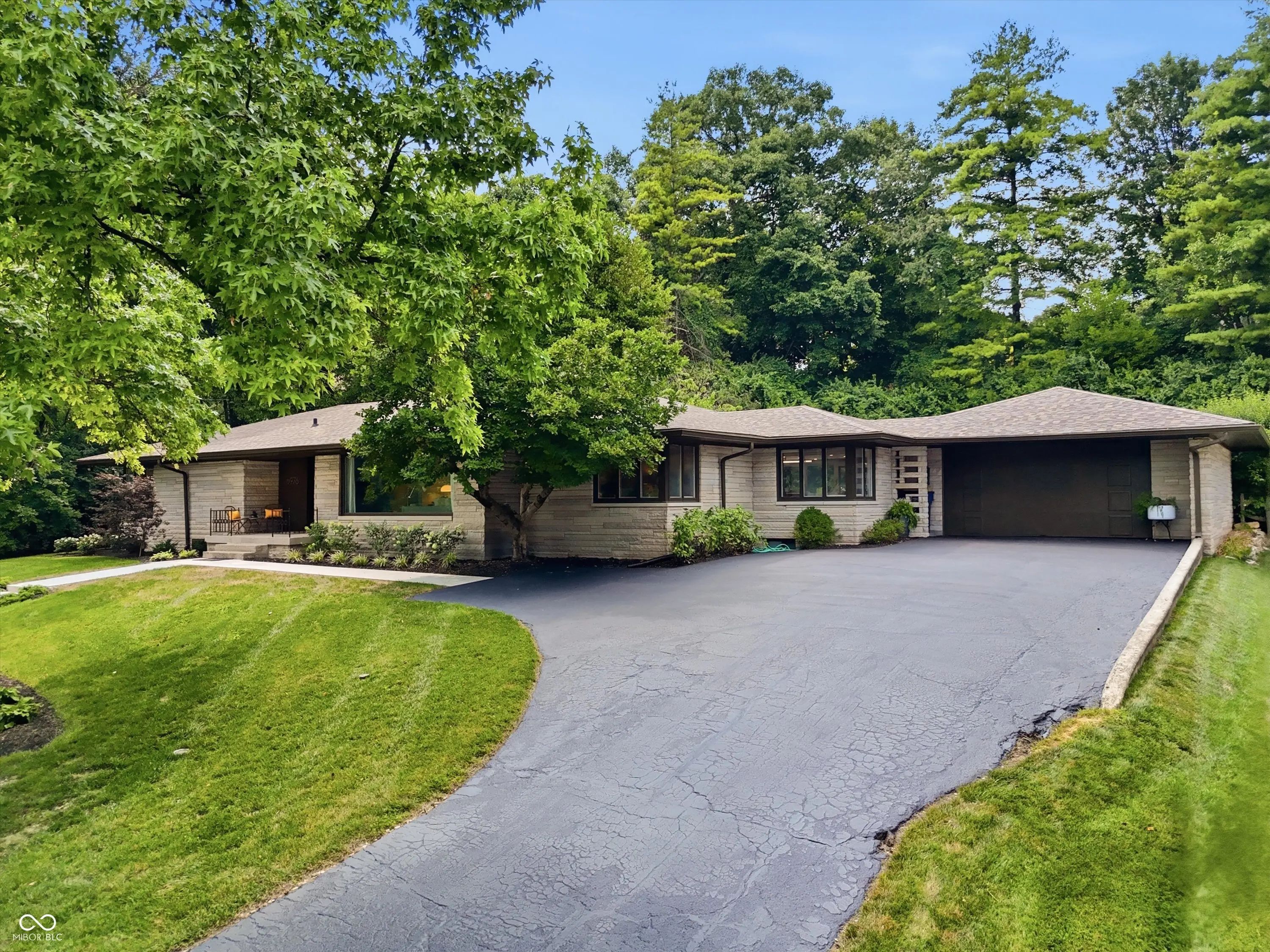 Photo of 6976 Washington Boulevard Indianapolis, IN 46220