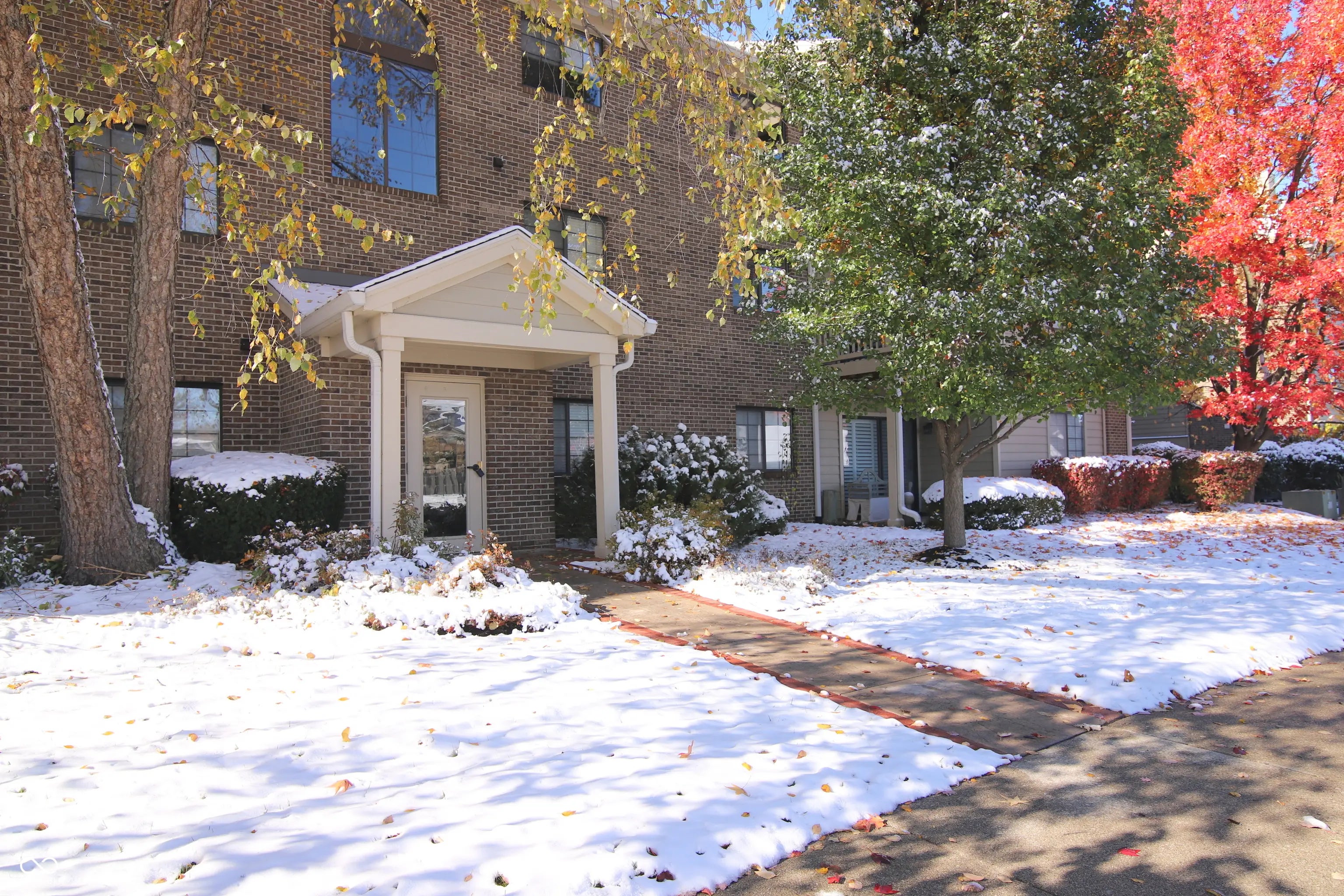 8750 Yardley Court Apt 303, Indianapolis