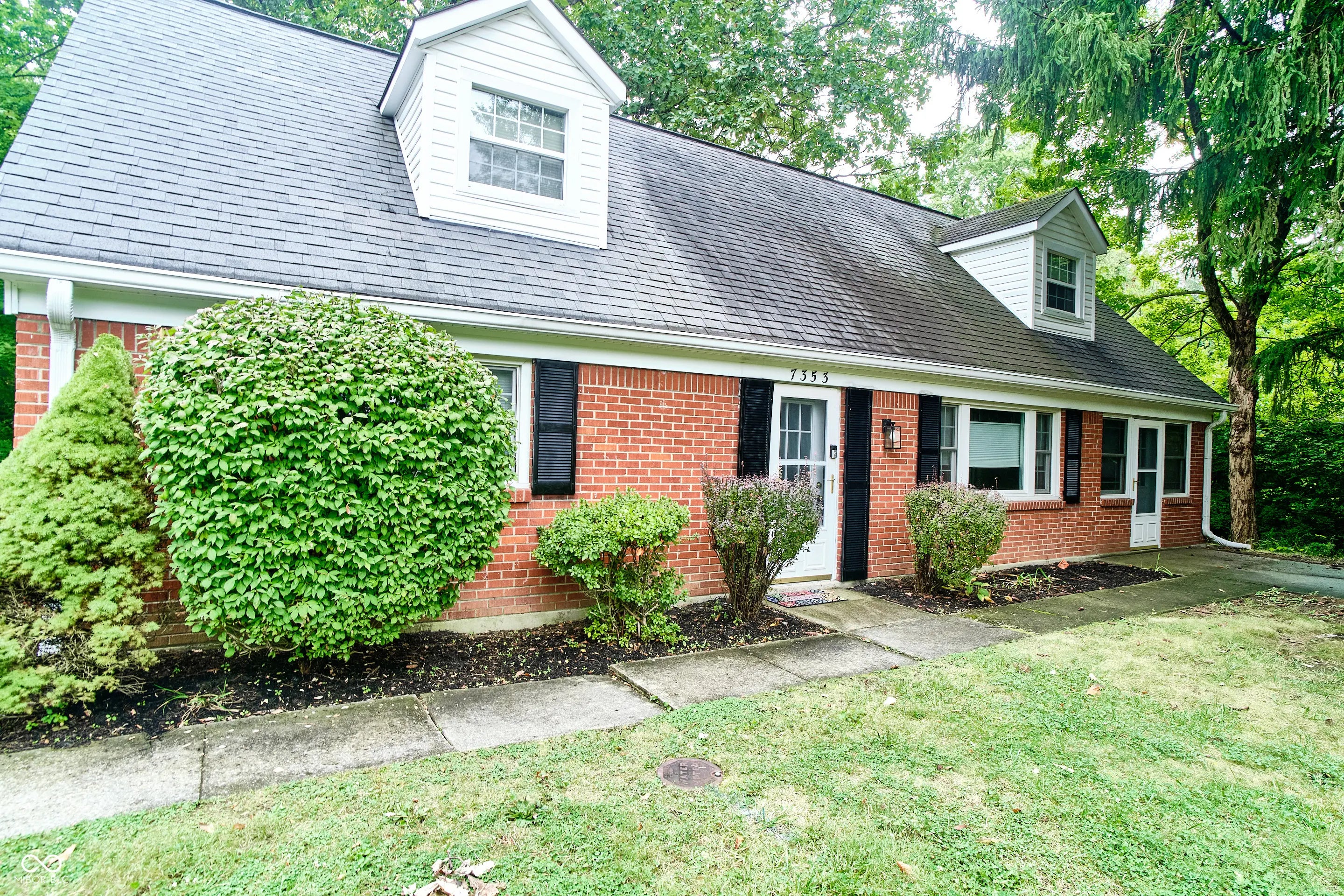 Photo of 7353 Grandview Drive Indianapolis, IN 46260