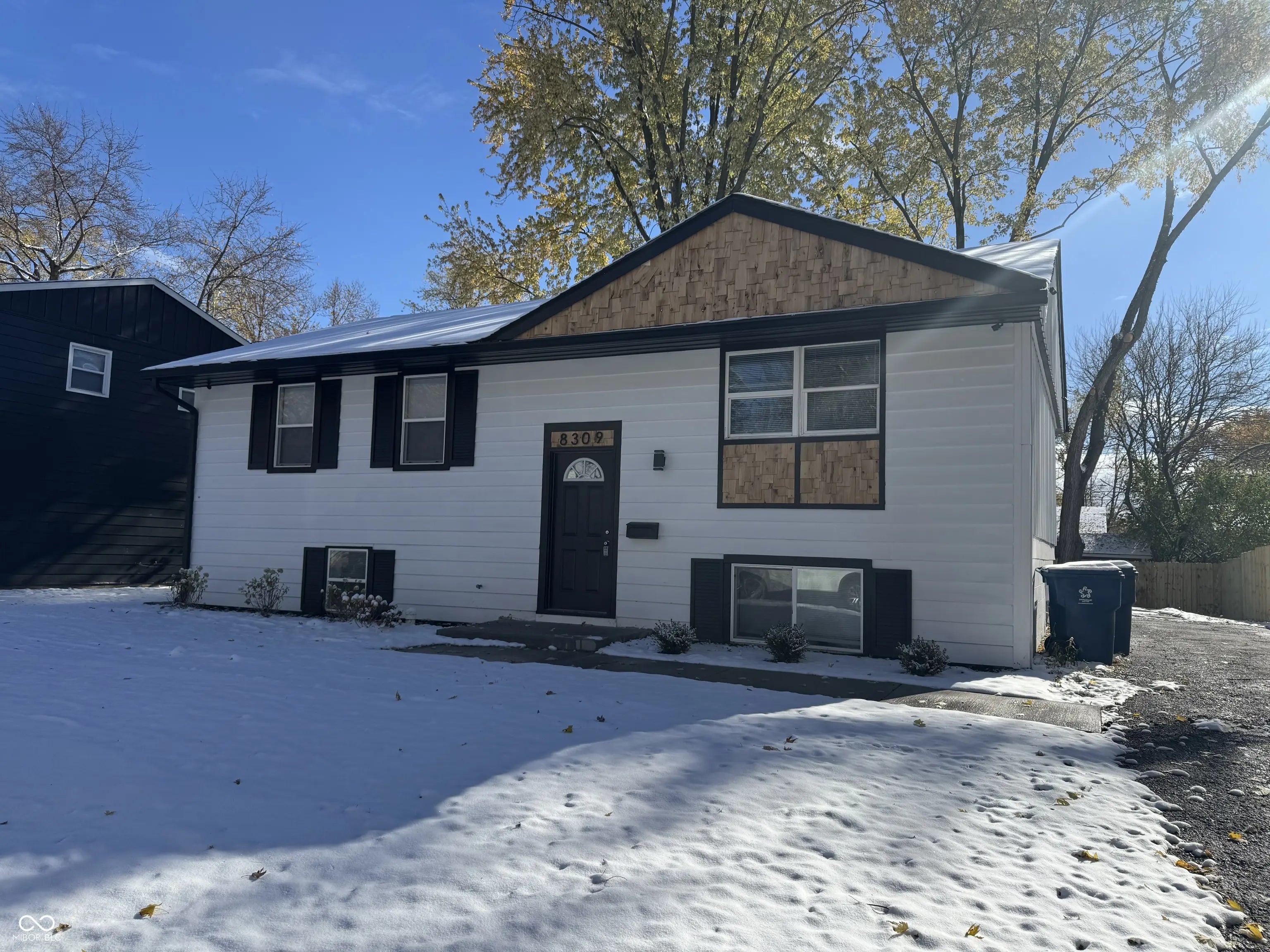 Photo of 8309 E 41st Place Indianapolis, IN 46226