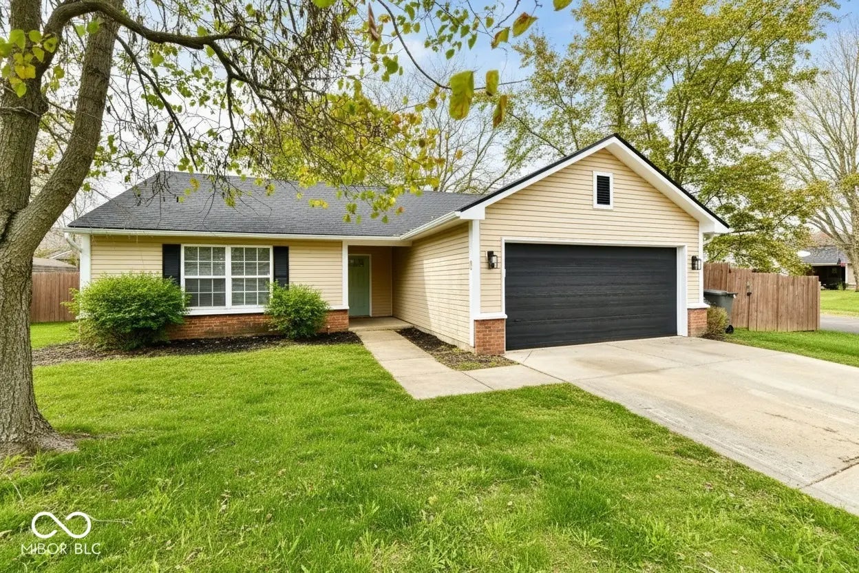 1319 Country Ridge Lane, Indianapolis