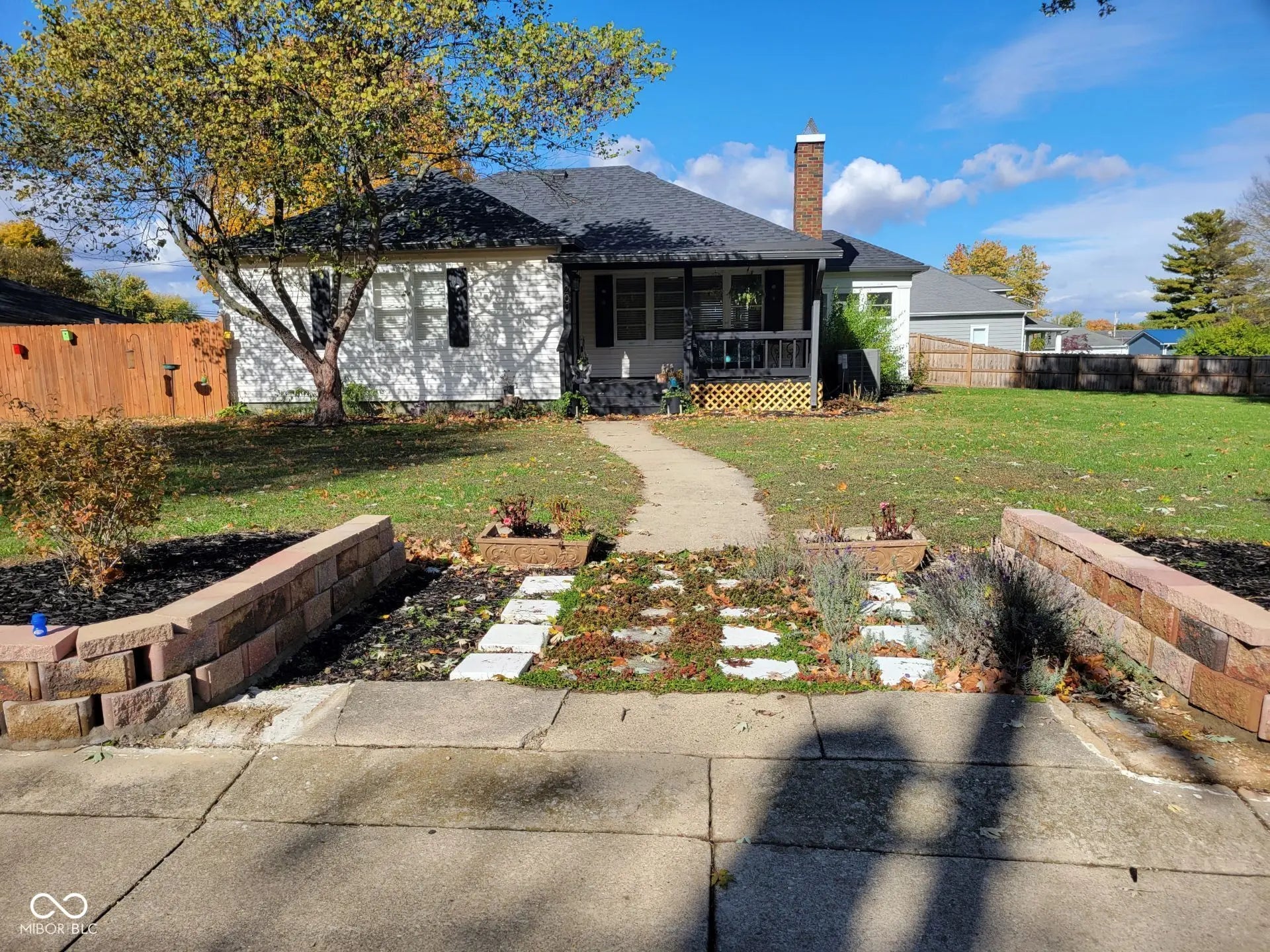 200 N Clay Street, Edinburgh