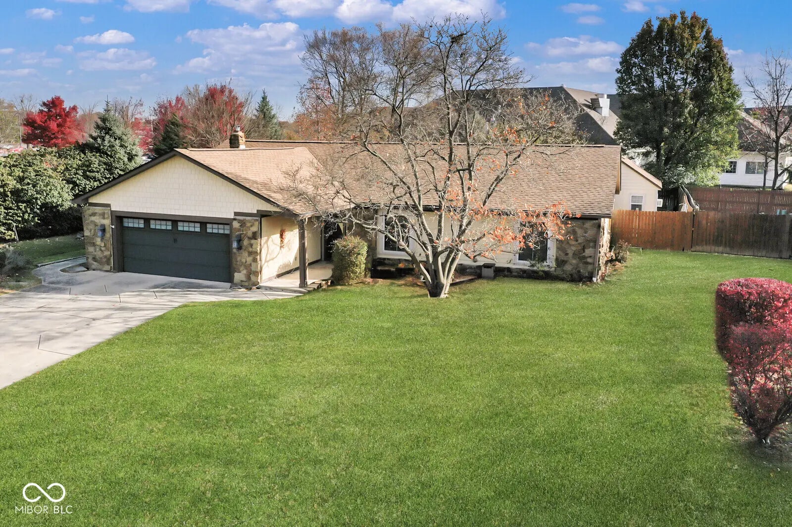 1181 Cambridge Drive, Greenwood