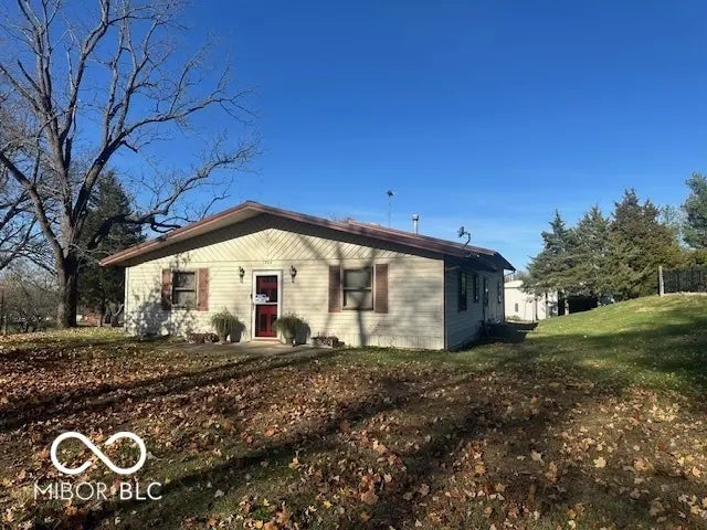 Photo of 1204 Old State Road 60 E Salem, IN 47167