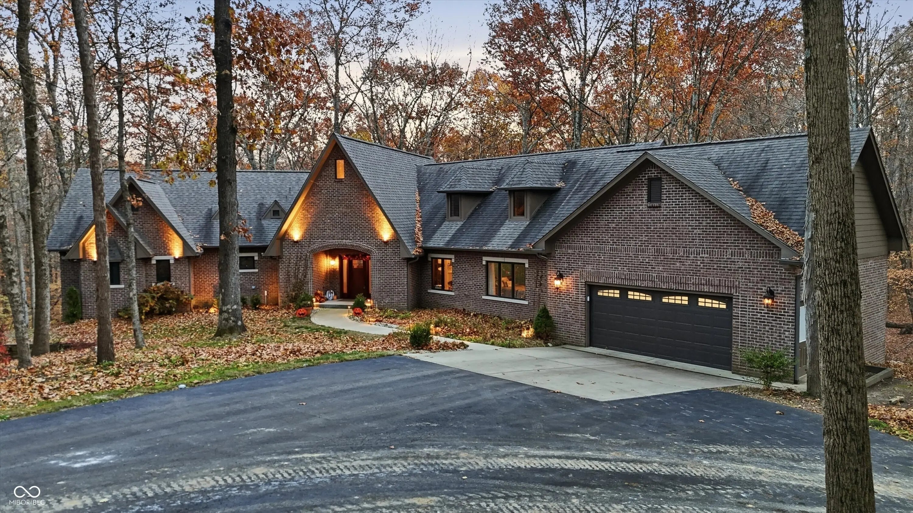 8851 S Peoga Road, Trafalgar