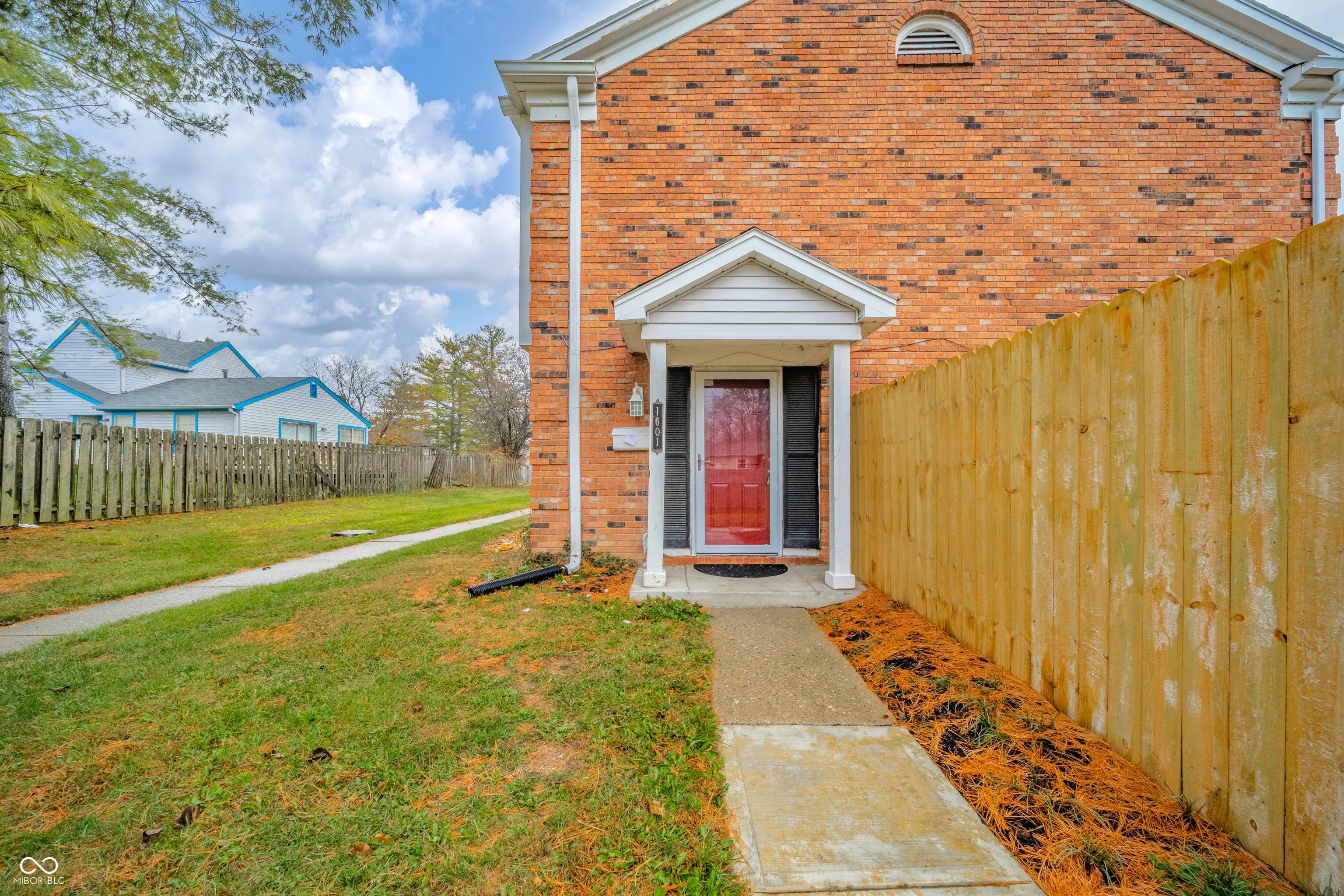 Photo of 1601 Marborough Lane Indianapolis, IN 46260