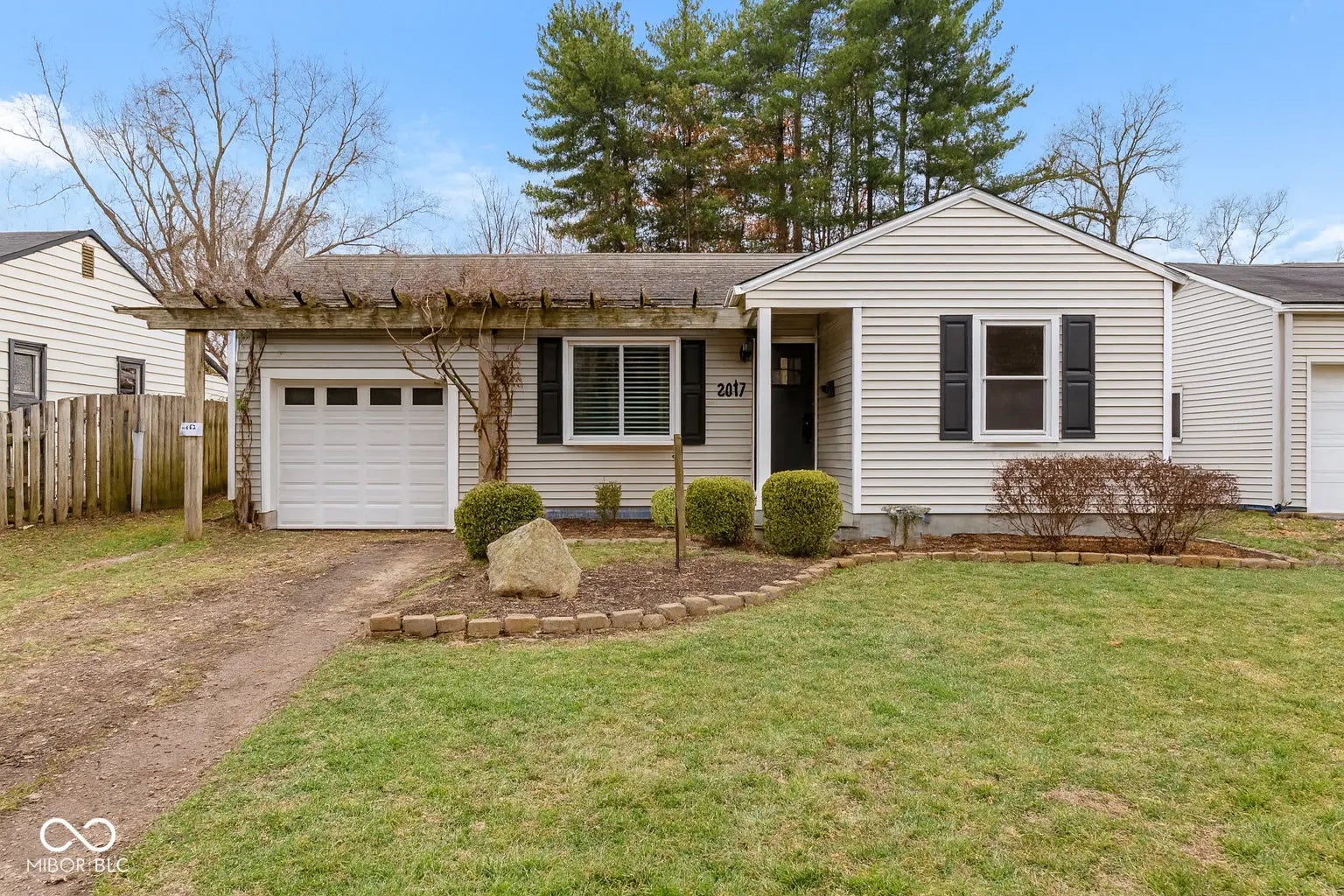 Photo of 2017 E 54th Street Indianapolis, IN 46220