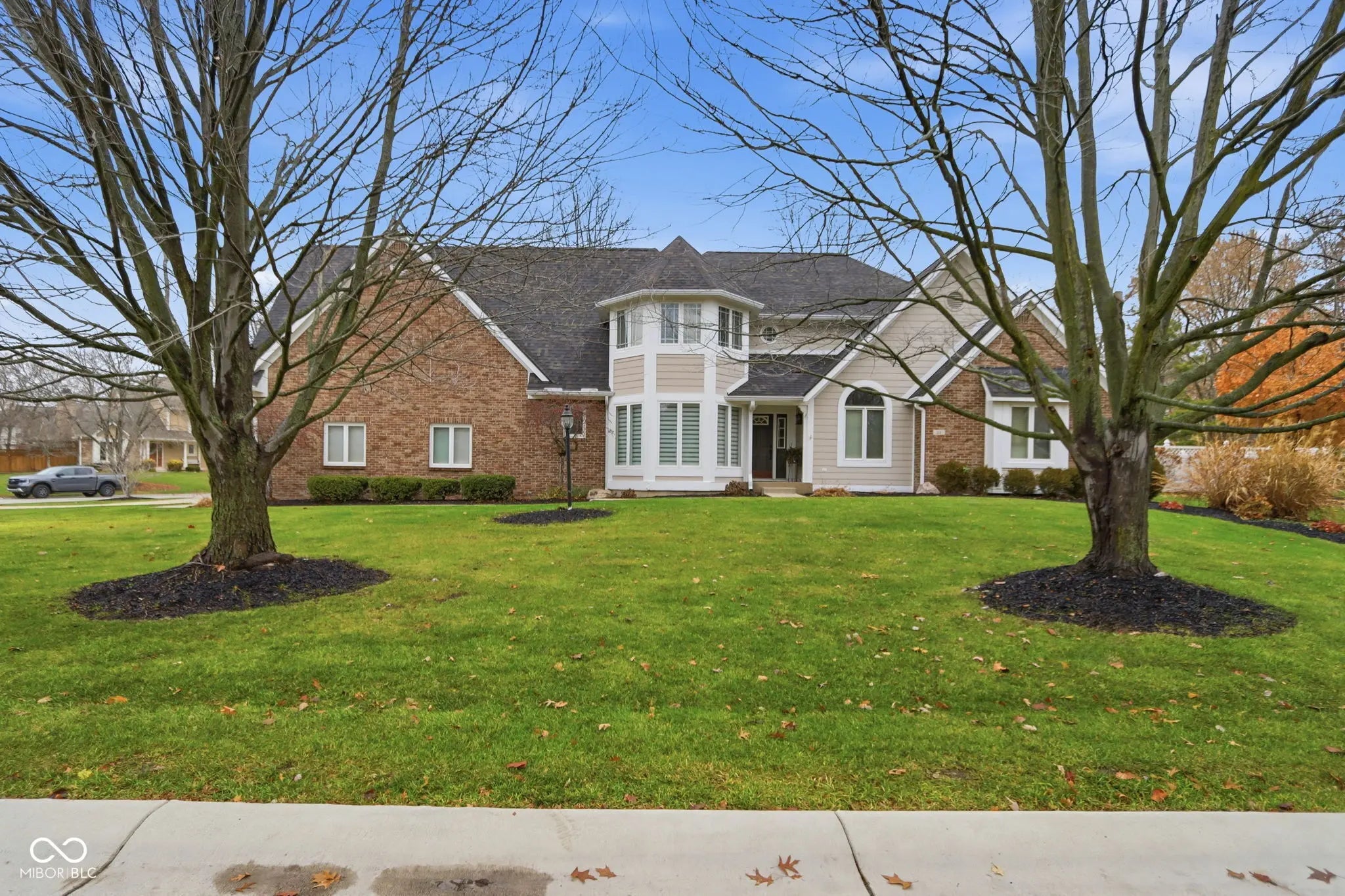 32 E Greyhound Pass, Carmel