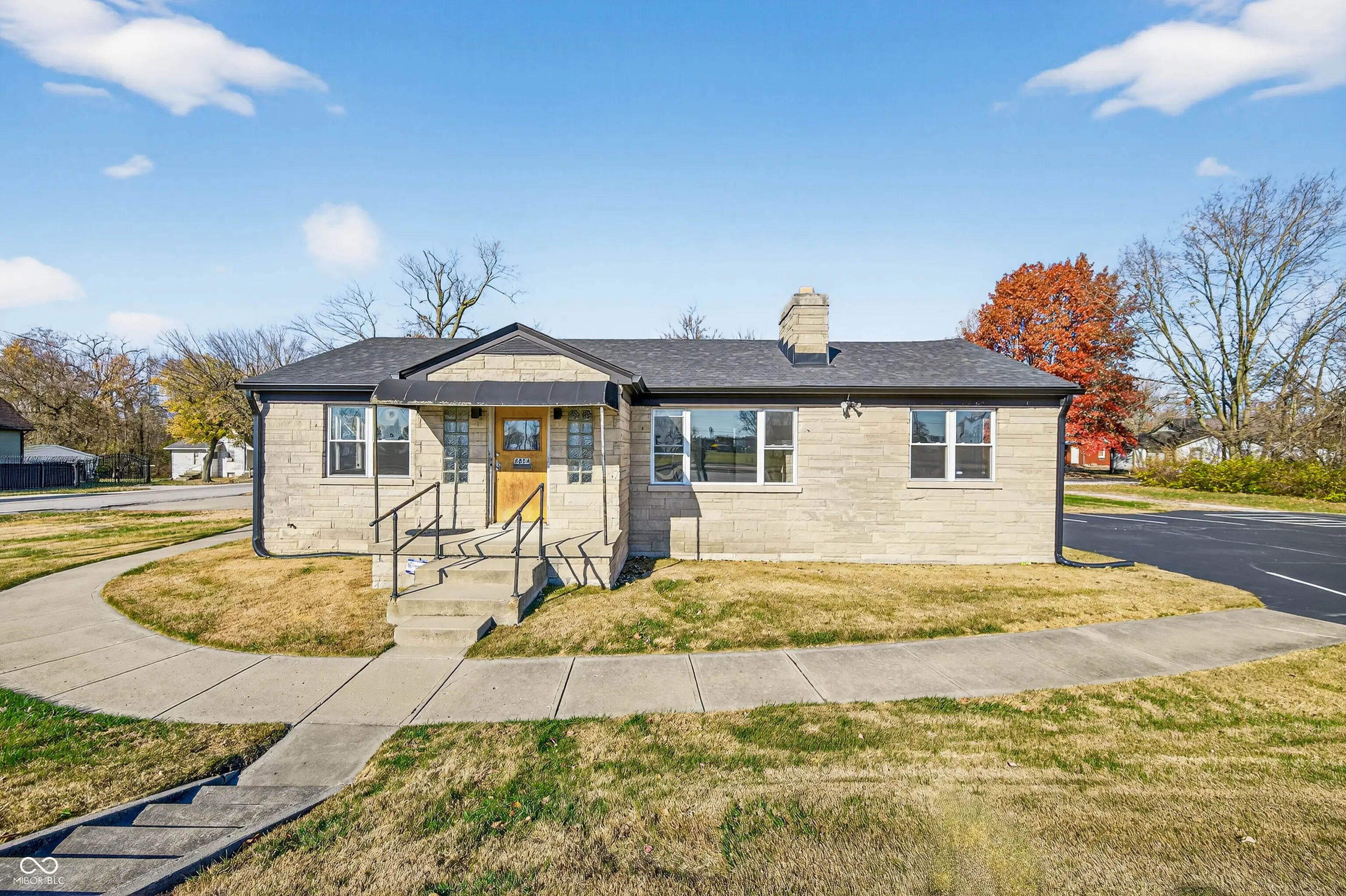 8854 W Washington Street, Indianapolis