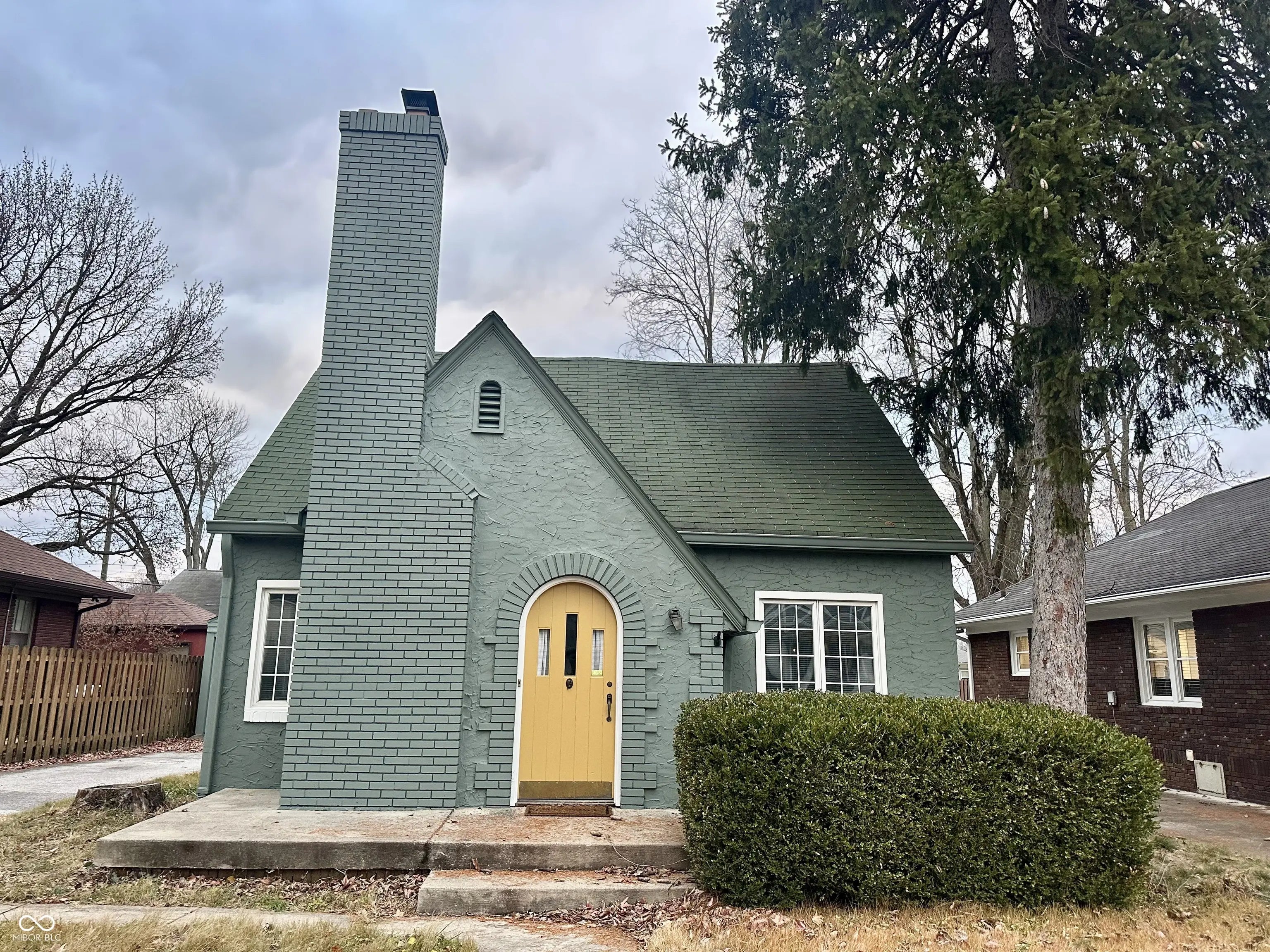 6160 Carrollton Avenue, Indianapolis