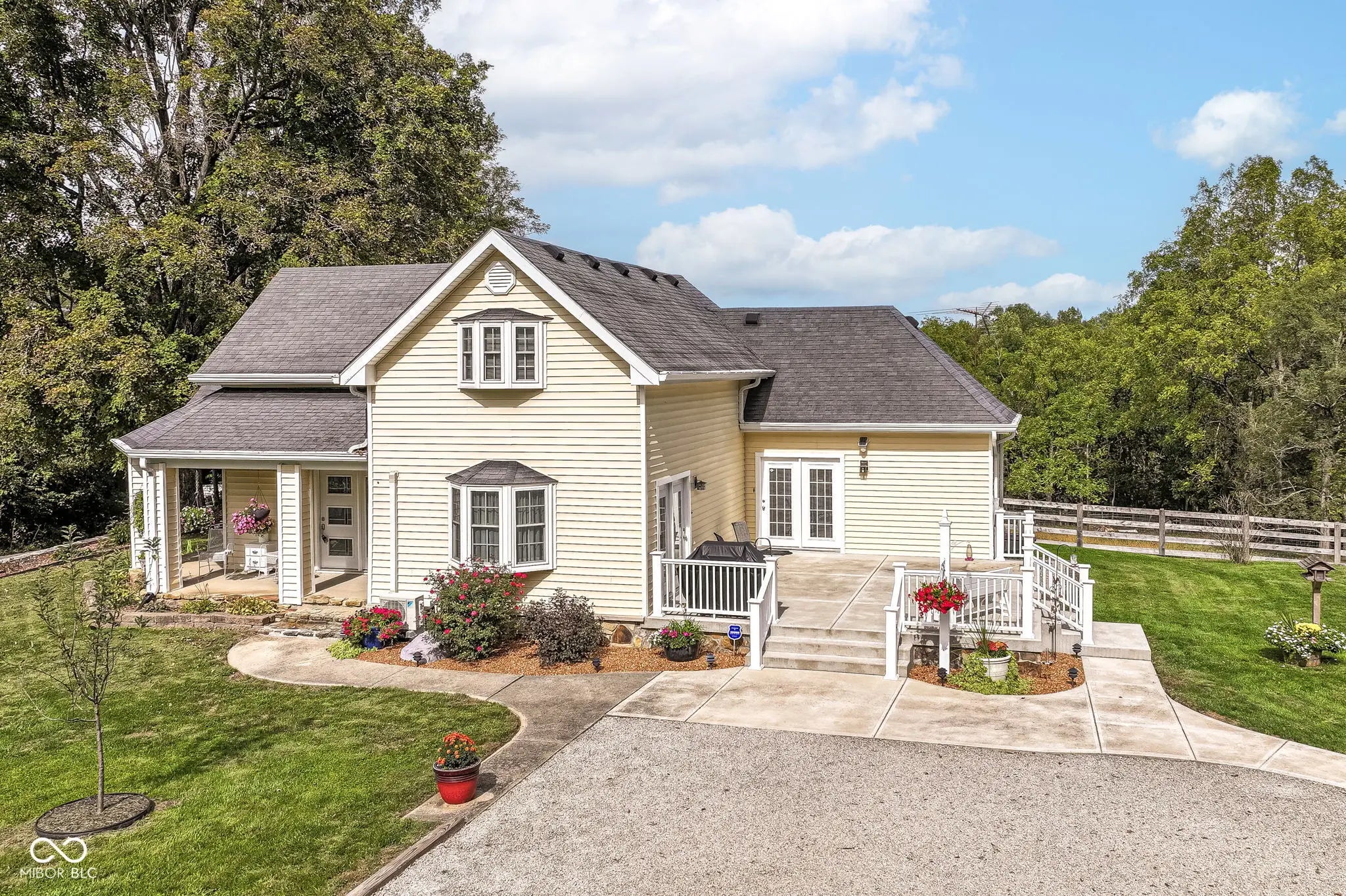 7641 S 500 W, Trafalgar