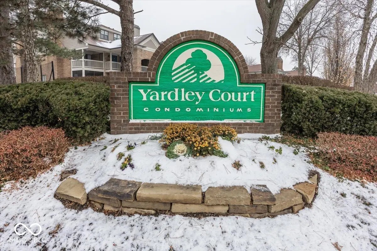8720 Yardley Court 203, Indianapolis