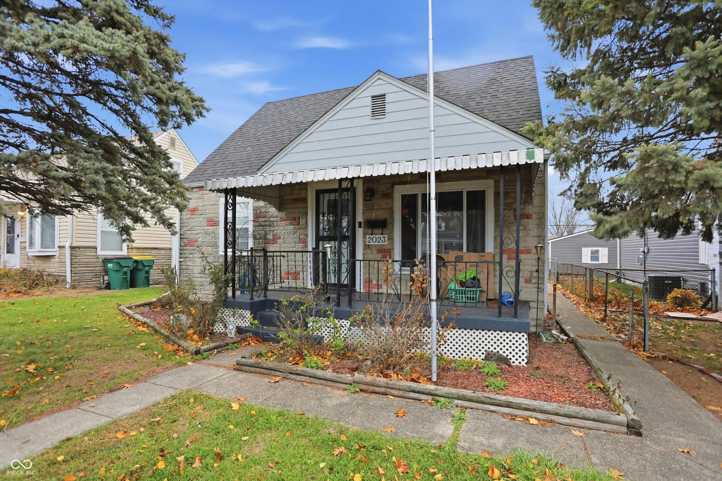 2023 Winton Avenue, Speedway