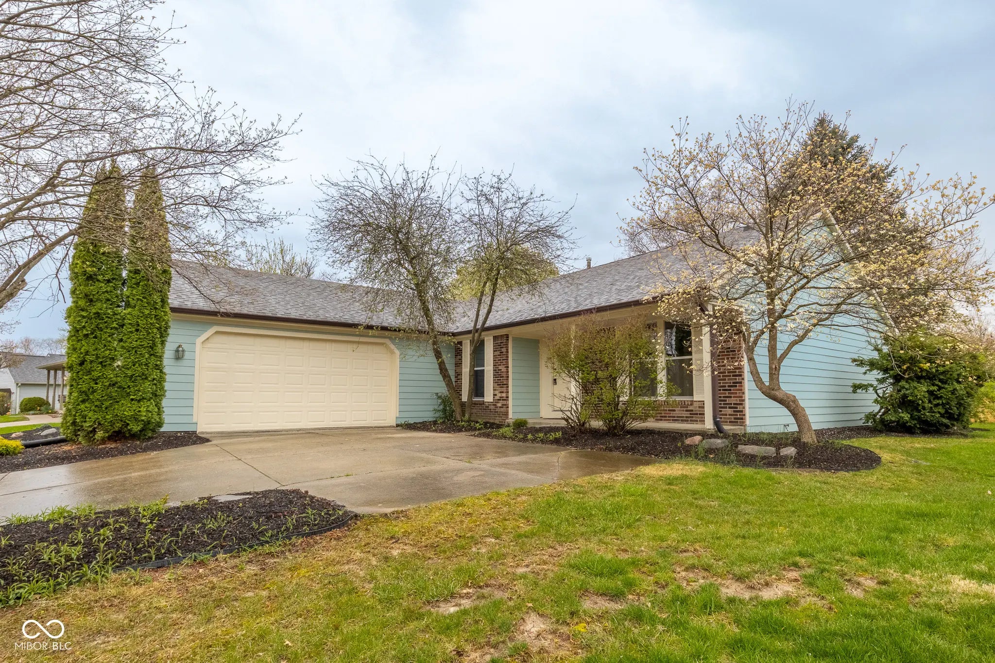 Photo of 9362 Helmsdale Drive Indianapolis, IN 46256