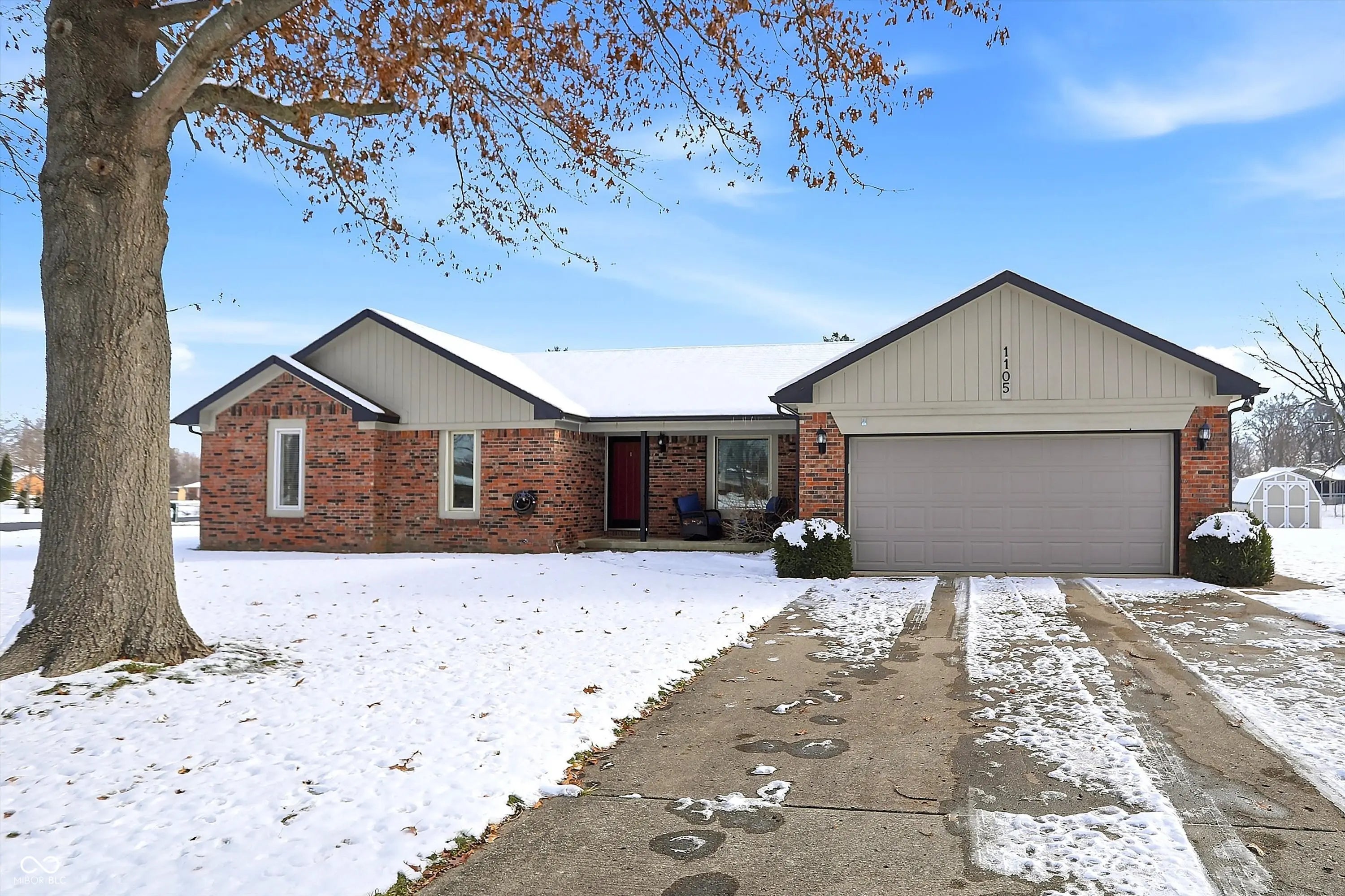 1105 Fox Trail Drive E, New Palestine