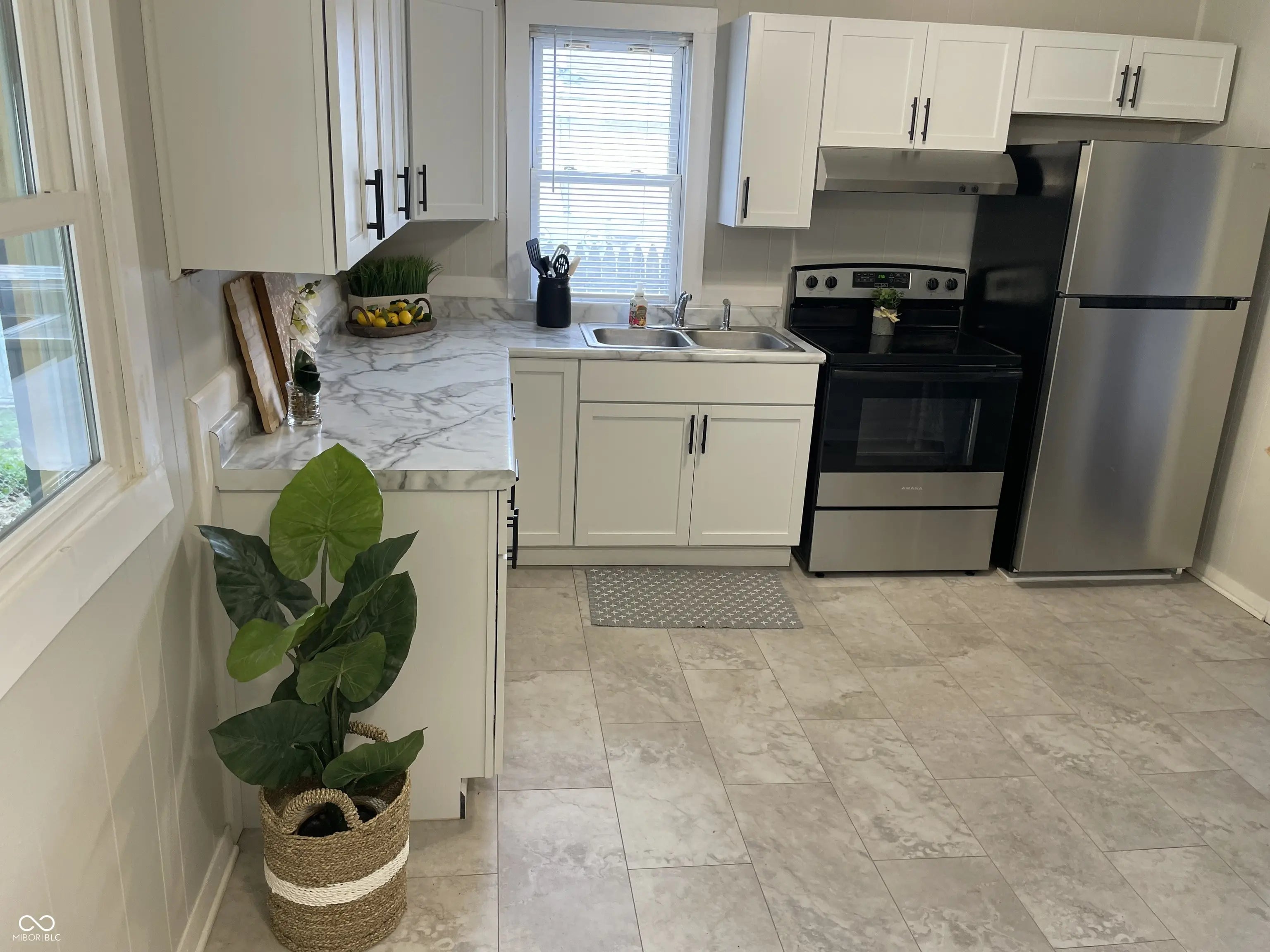 321 S Lyons Avenue, Indianapolis