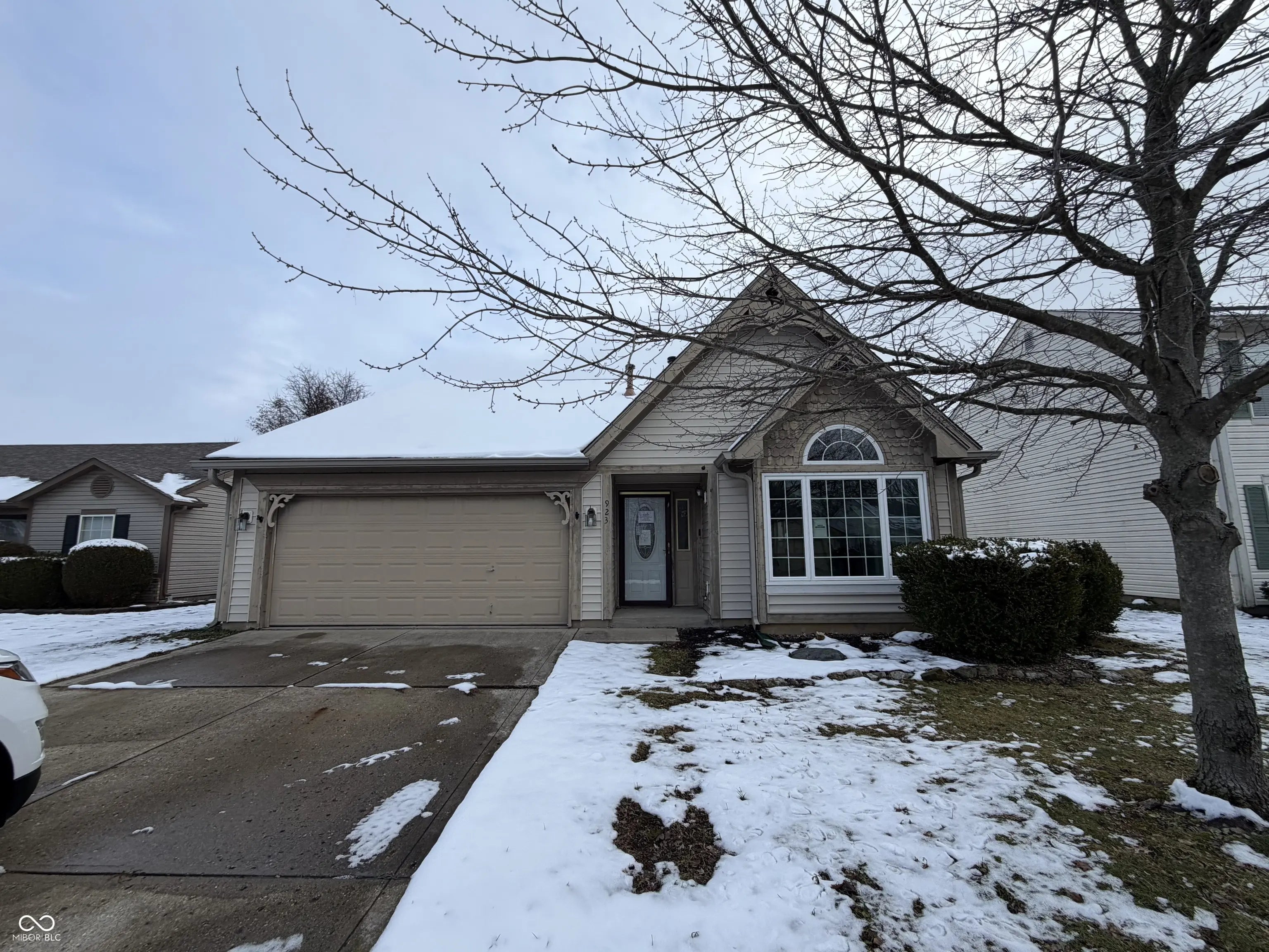 923 N Mill Run Boulevard, Greenfield