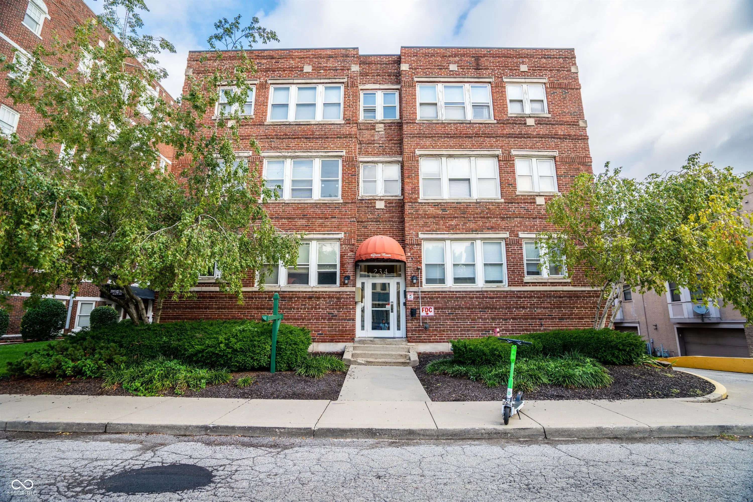 234 E 9th Street 305, Indianapolis