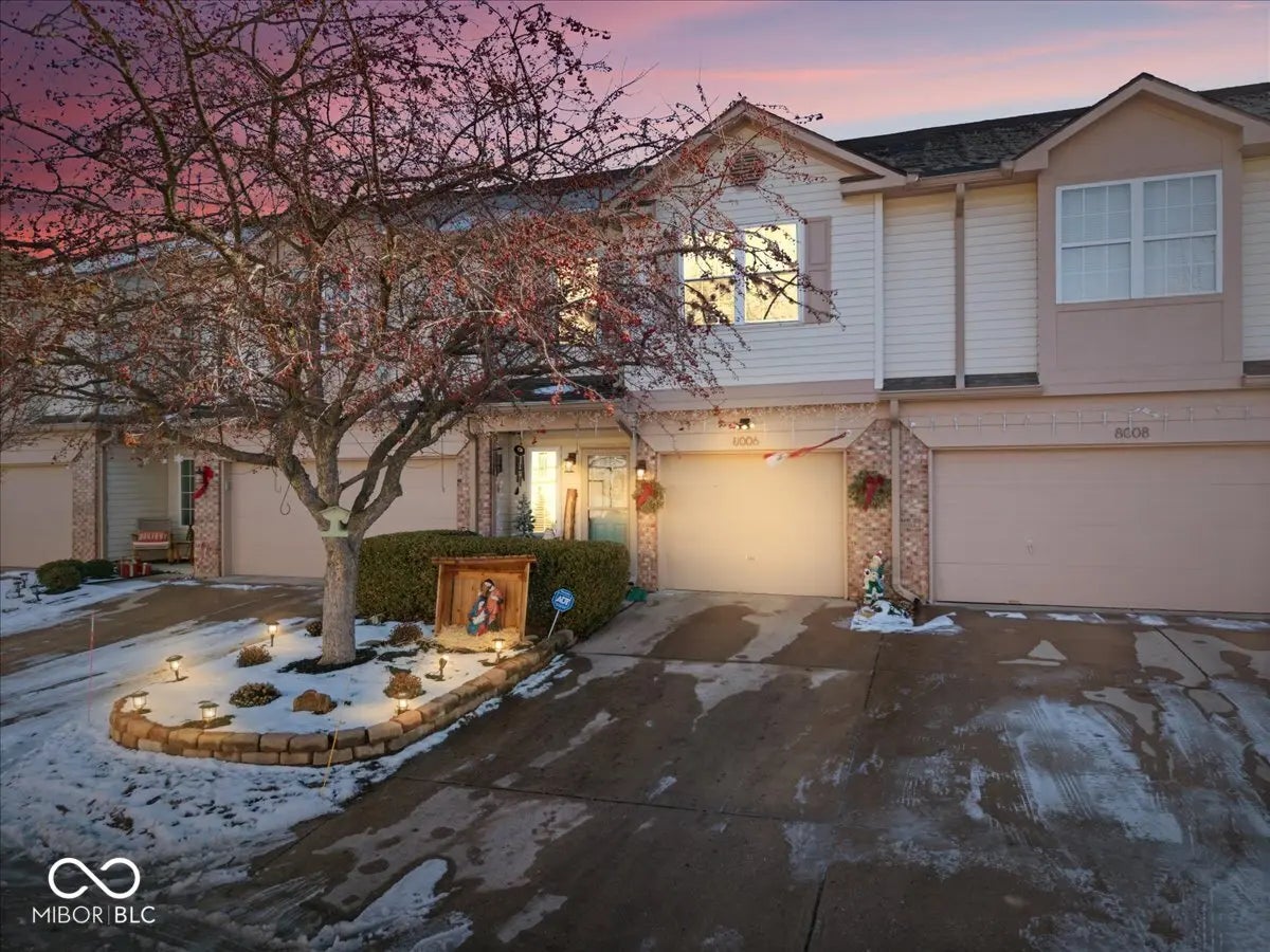 8006 Windham Lake Way 35, Indianapolis