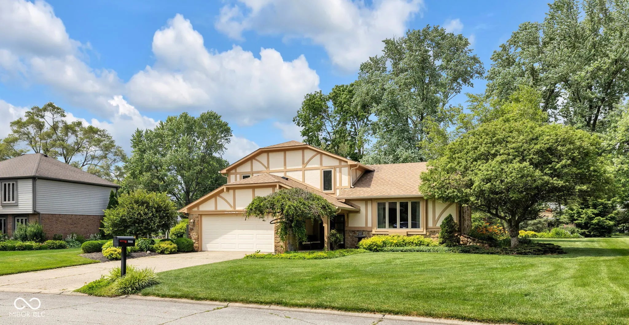 8525 Winding Ridge Road, Indianapolis