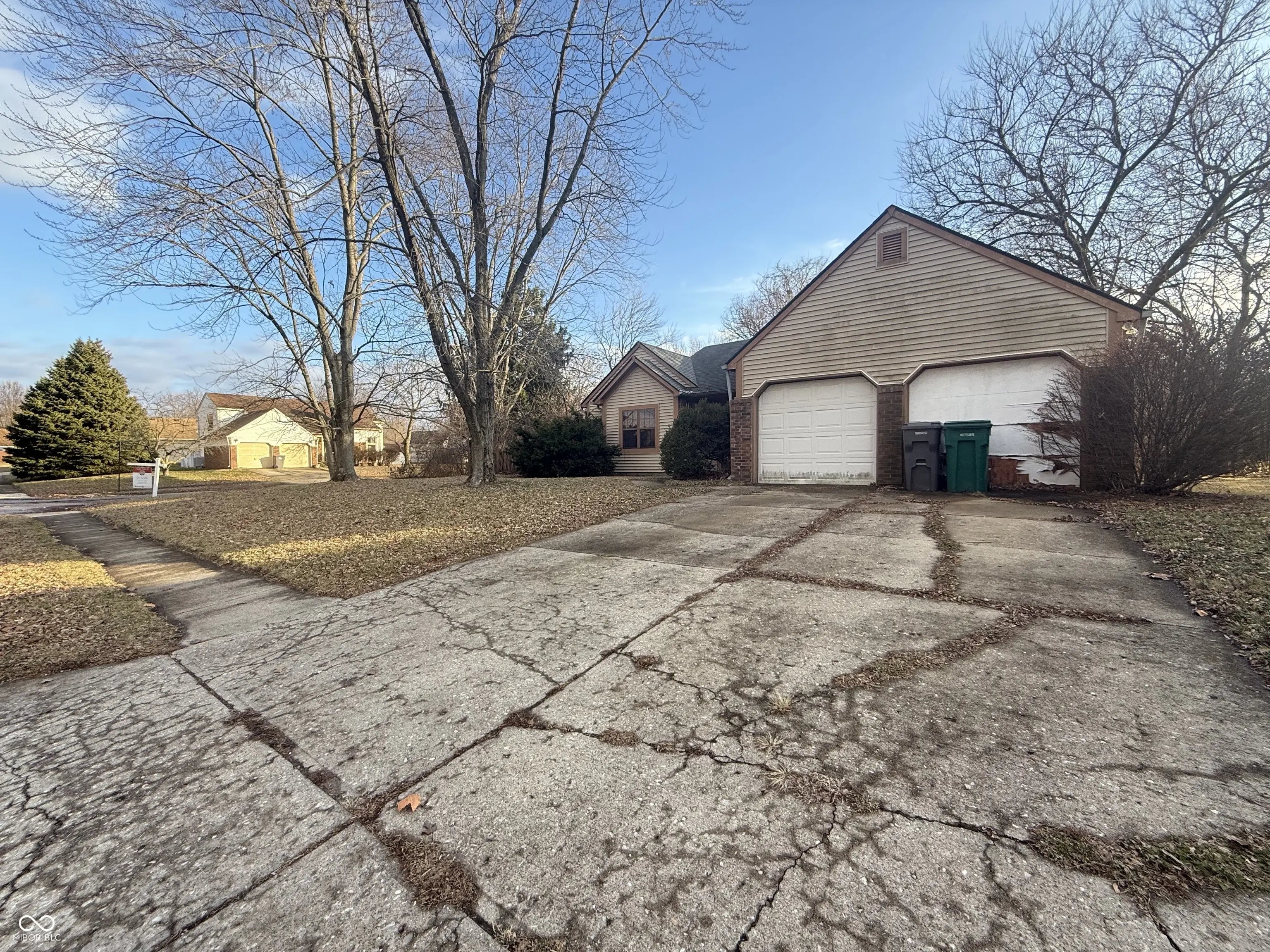 Photo of 6909 Grampian Way Indianapolis, IN 46254