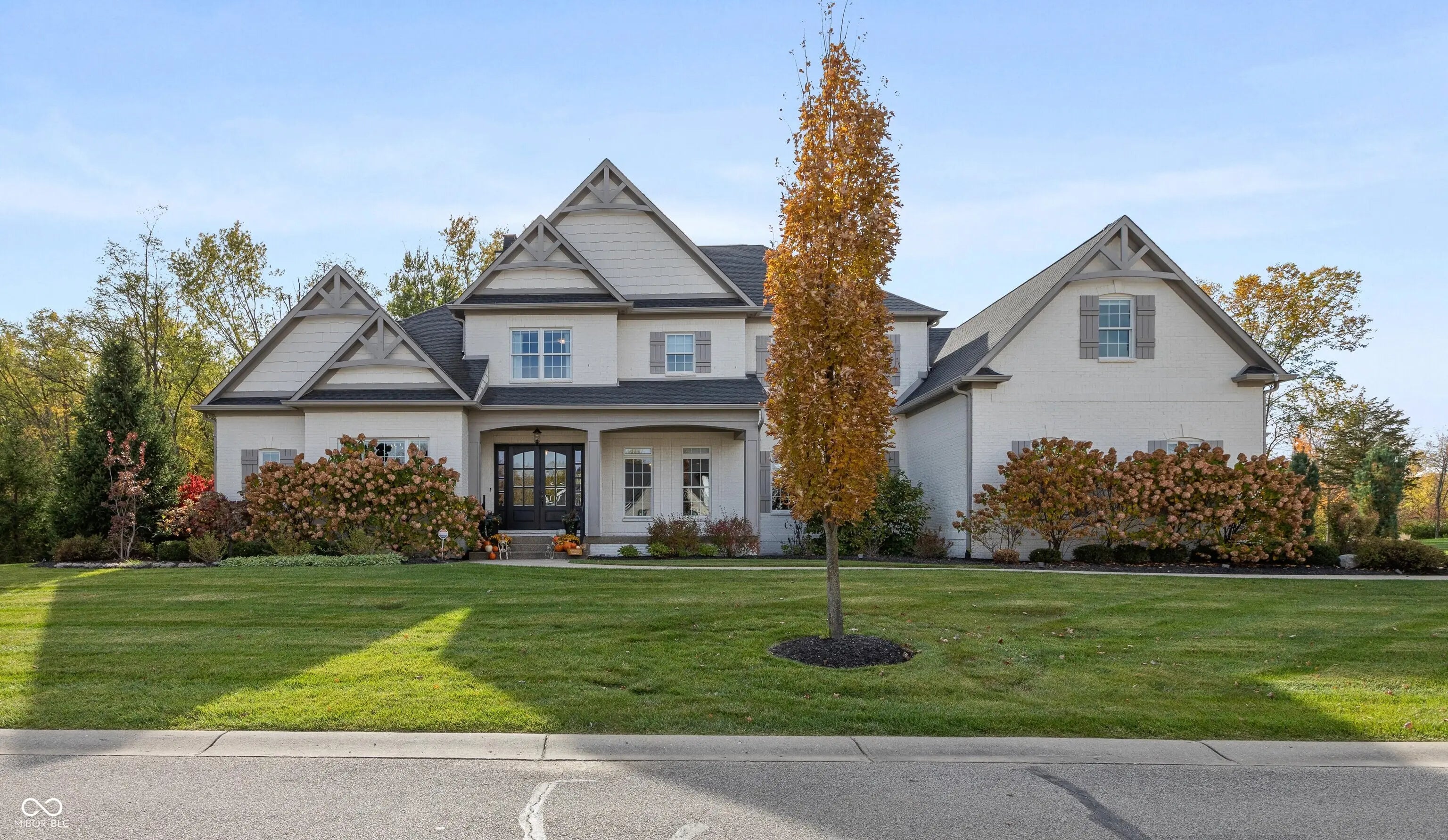 Photo of 6900 Oldfields Lane Zionsville, IN 46077