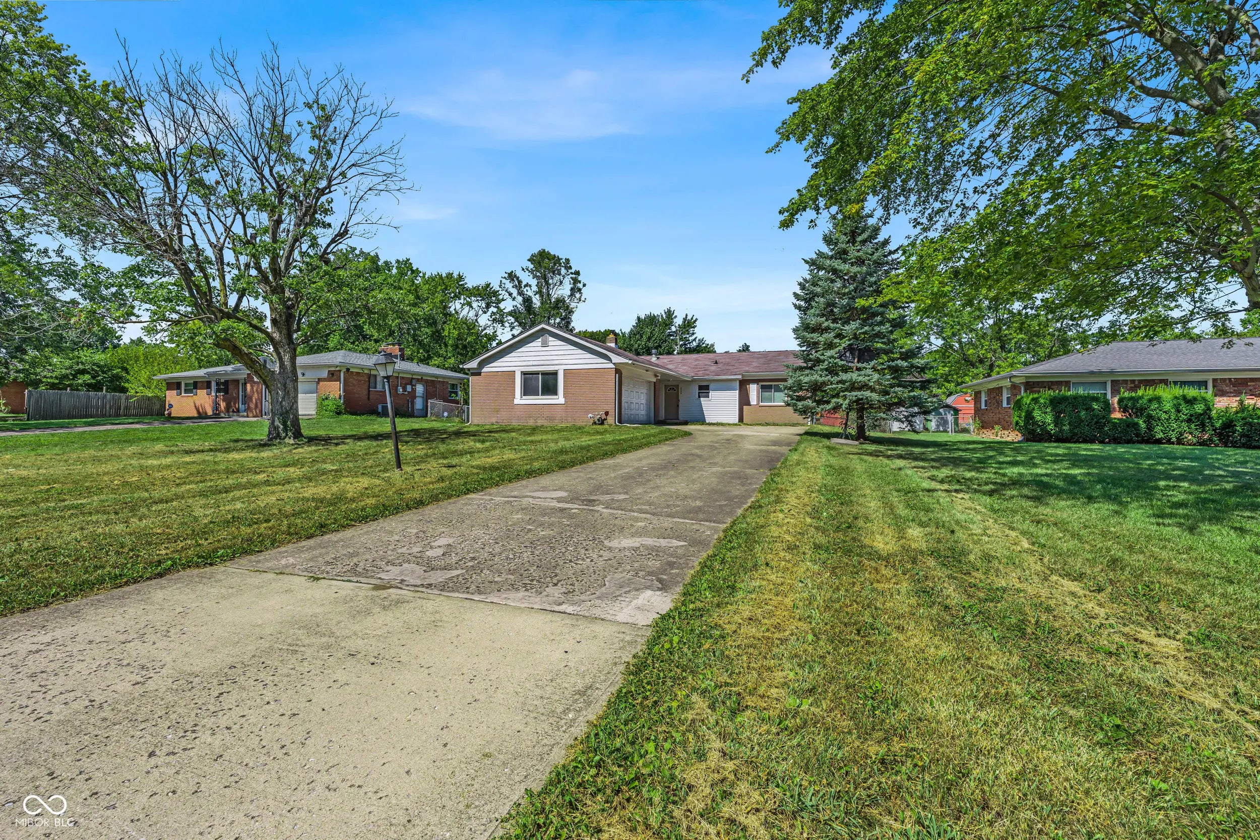 8238 E 11th Street, Indianapolis