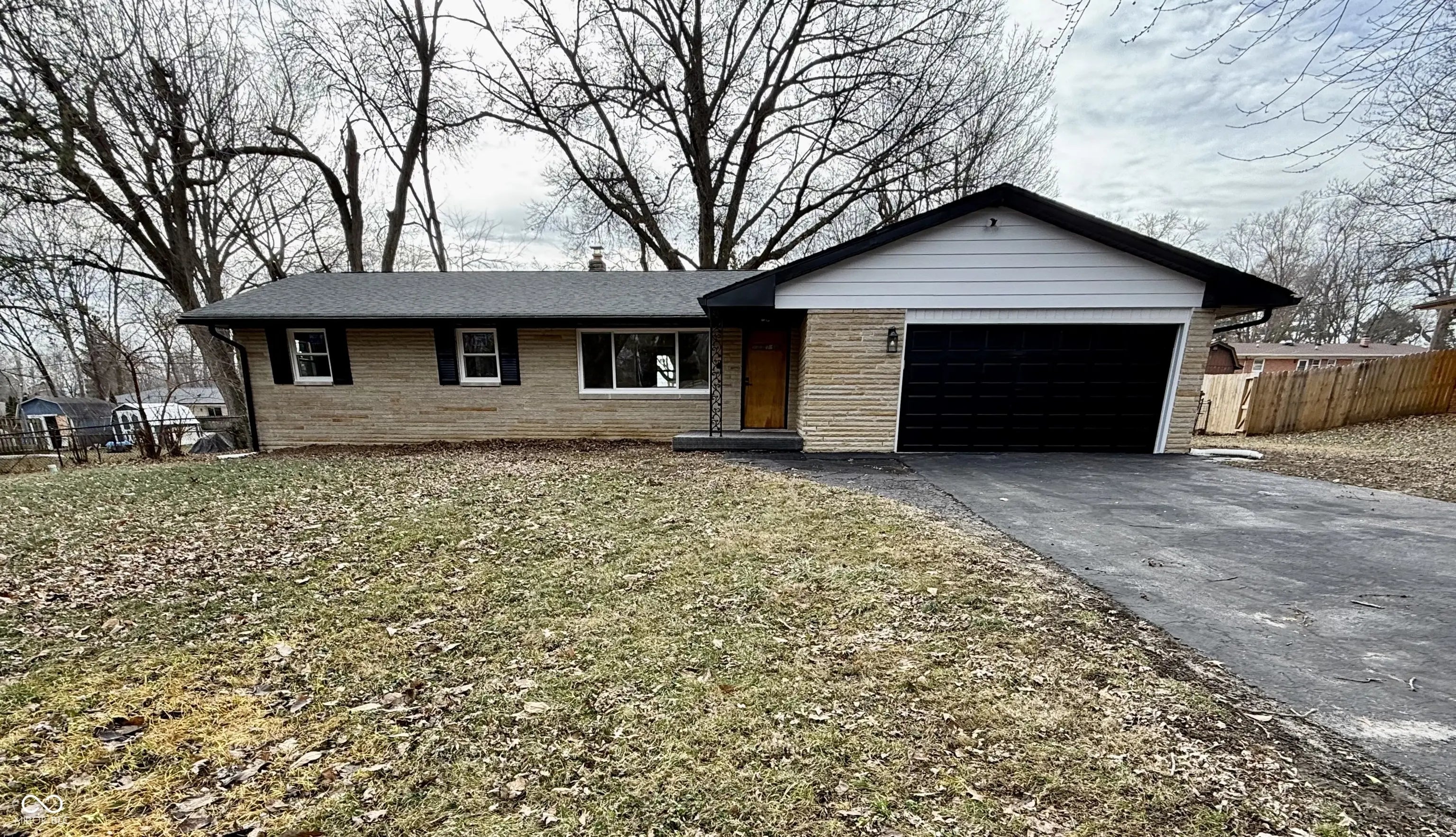Photo of 237 E Waterbury Road Indianapolis, IN 46227