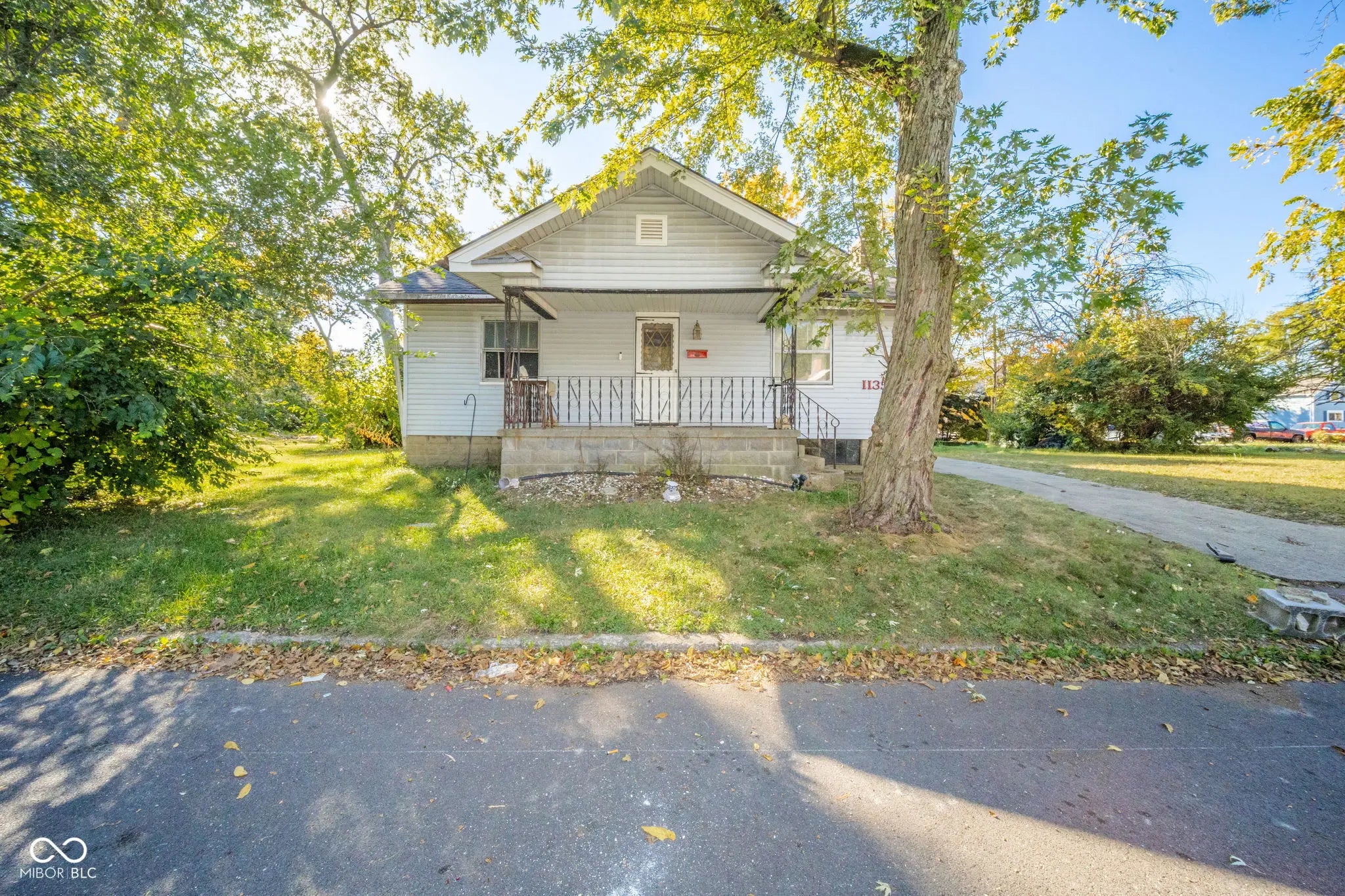 Photo of 1135 Manor Court Anderson, IN 46016