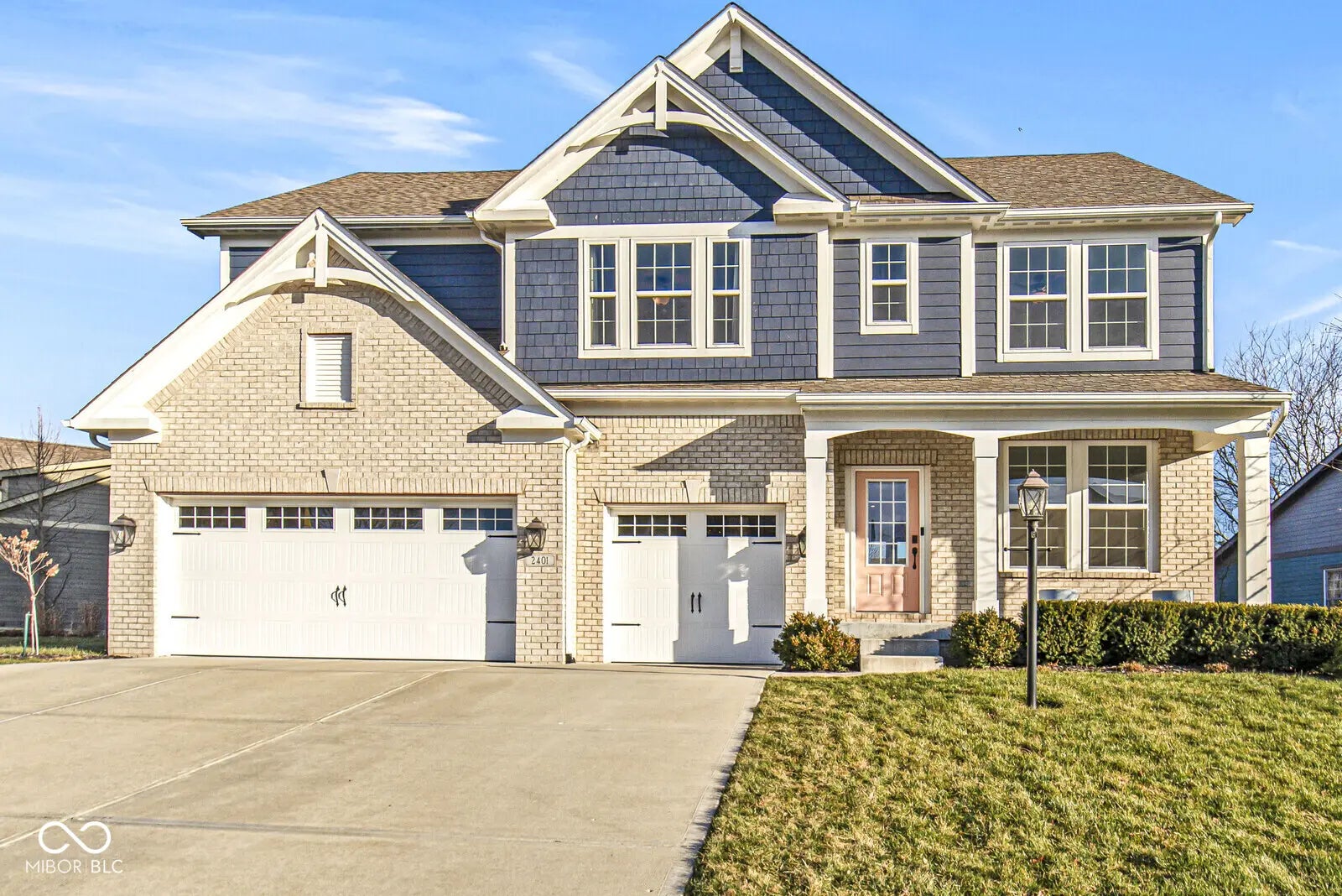 2401 Woodcreek Crossing Boulevard, Avon