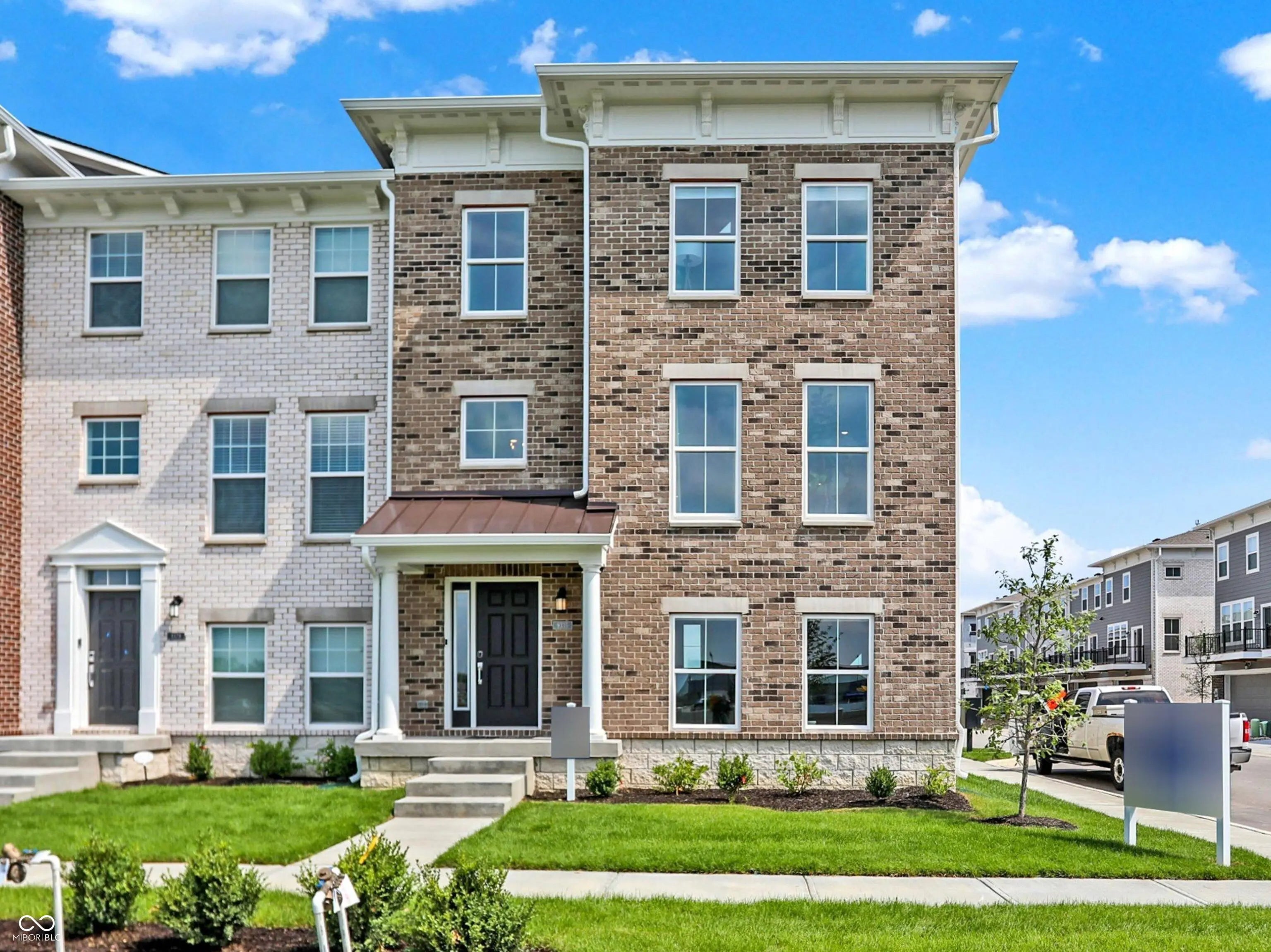 9335 Clarendon Drive, Fishers