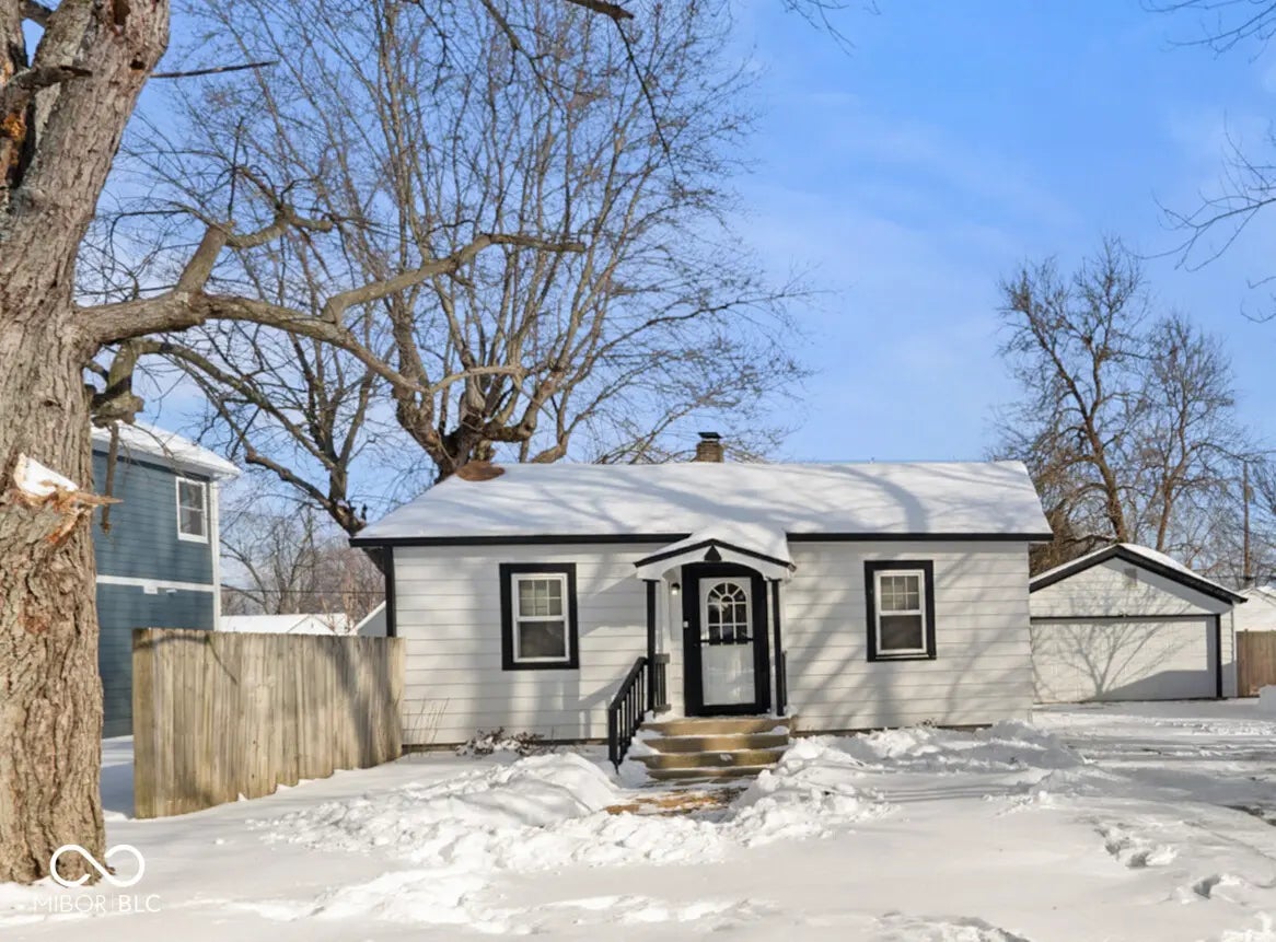 77 S Tresslar Avenue, Bargersville