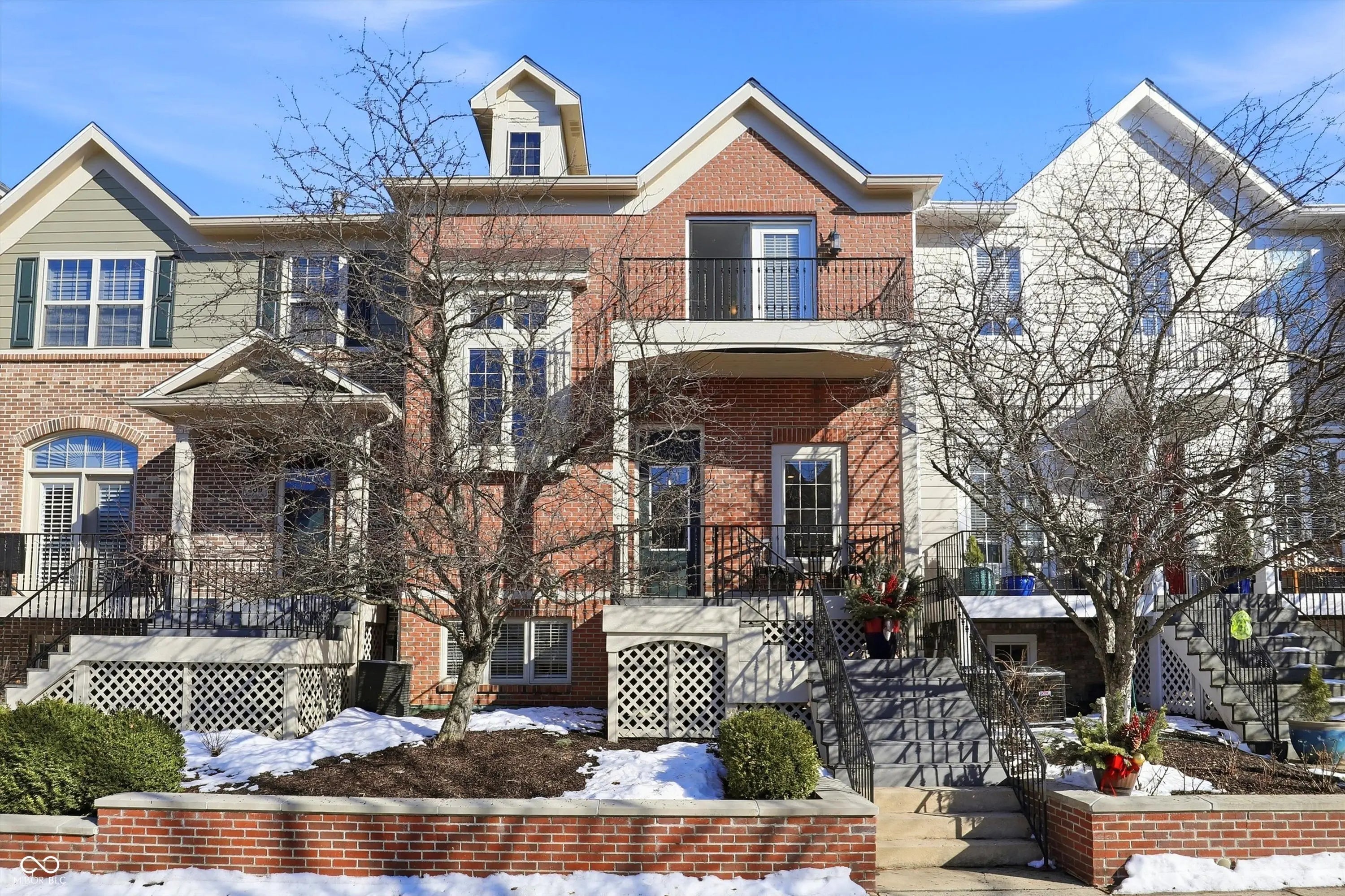 Photo of 213 Manchester Drive Zionsville, IN 46077