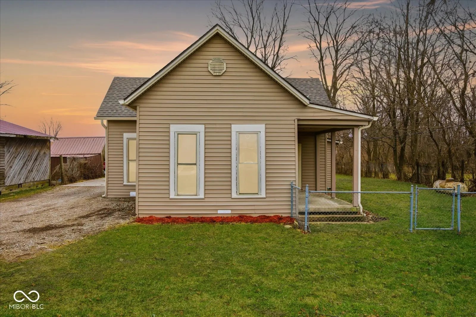 2407 W Flat Rock Road, Flat Rock