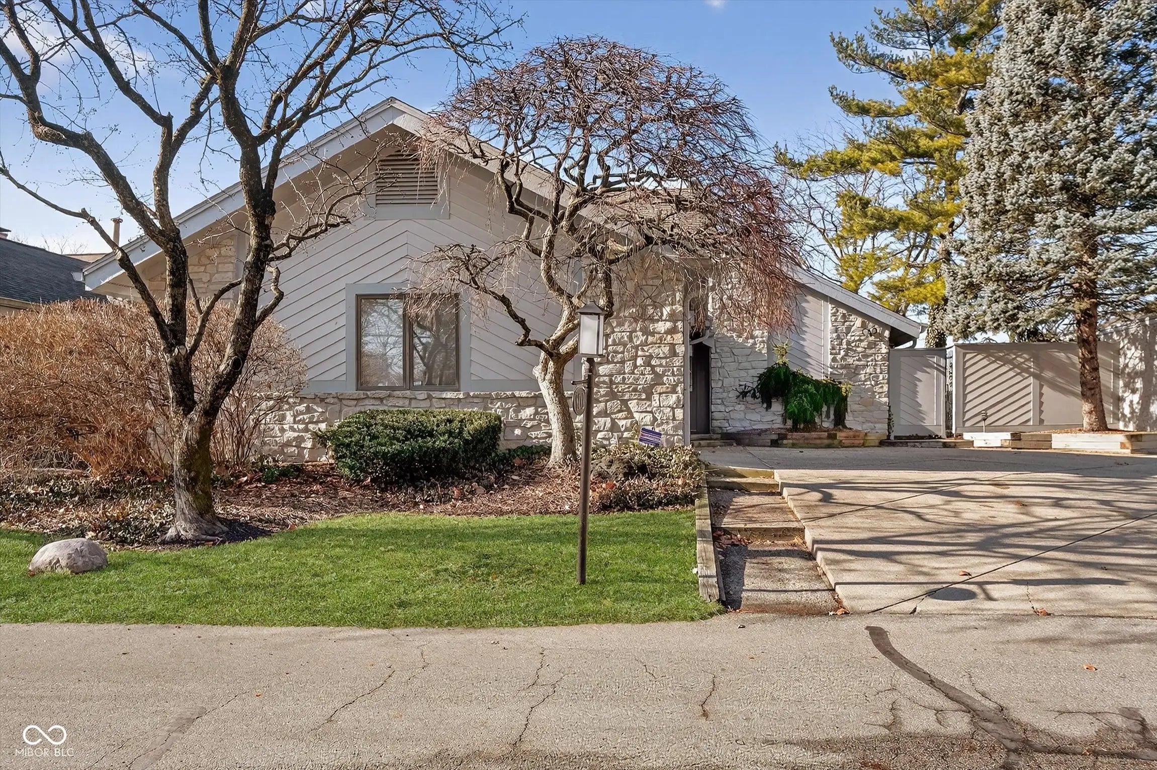 Photo of 8002 Dean Road Indianapolis, IN 46240