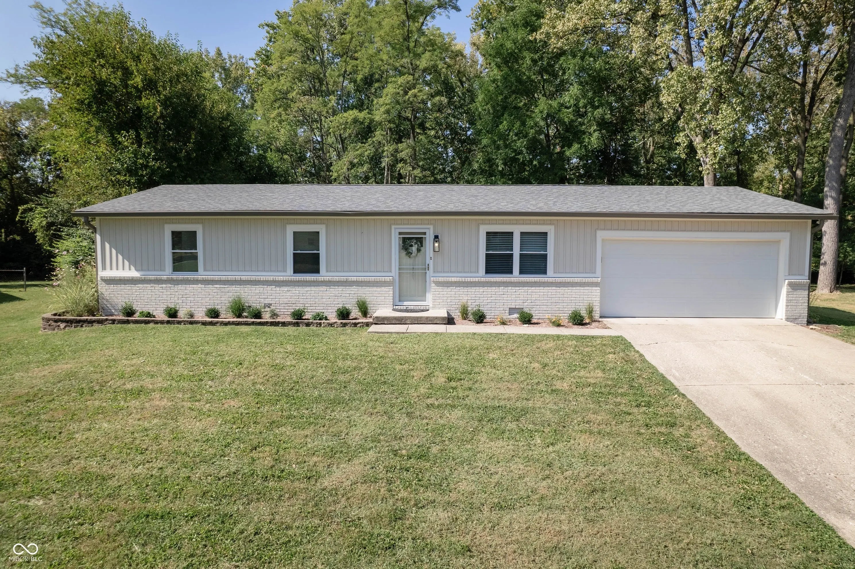 Photo of 7002 Woodside Drive Indianapolis, IN 46260