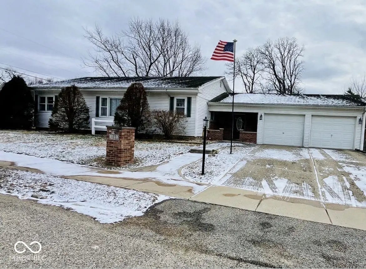 Photo of 129 E Center Street Williamsport, IN 47993