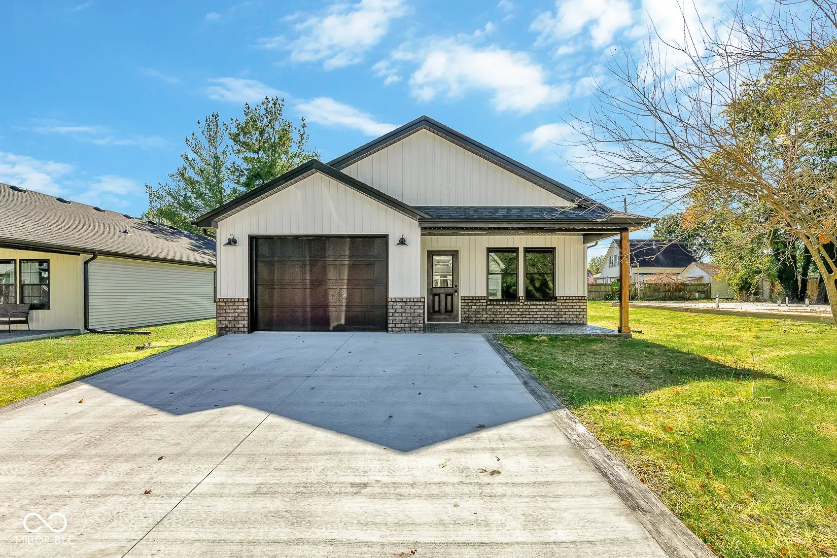 633 W Cherry Street, Scottsburg